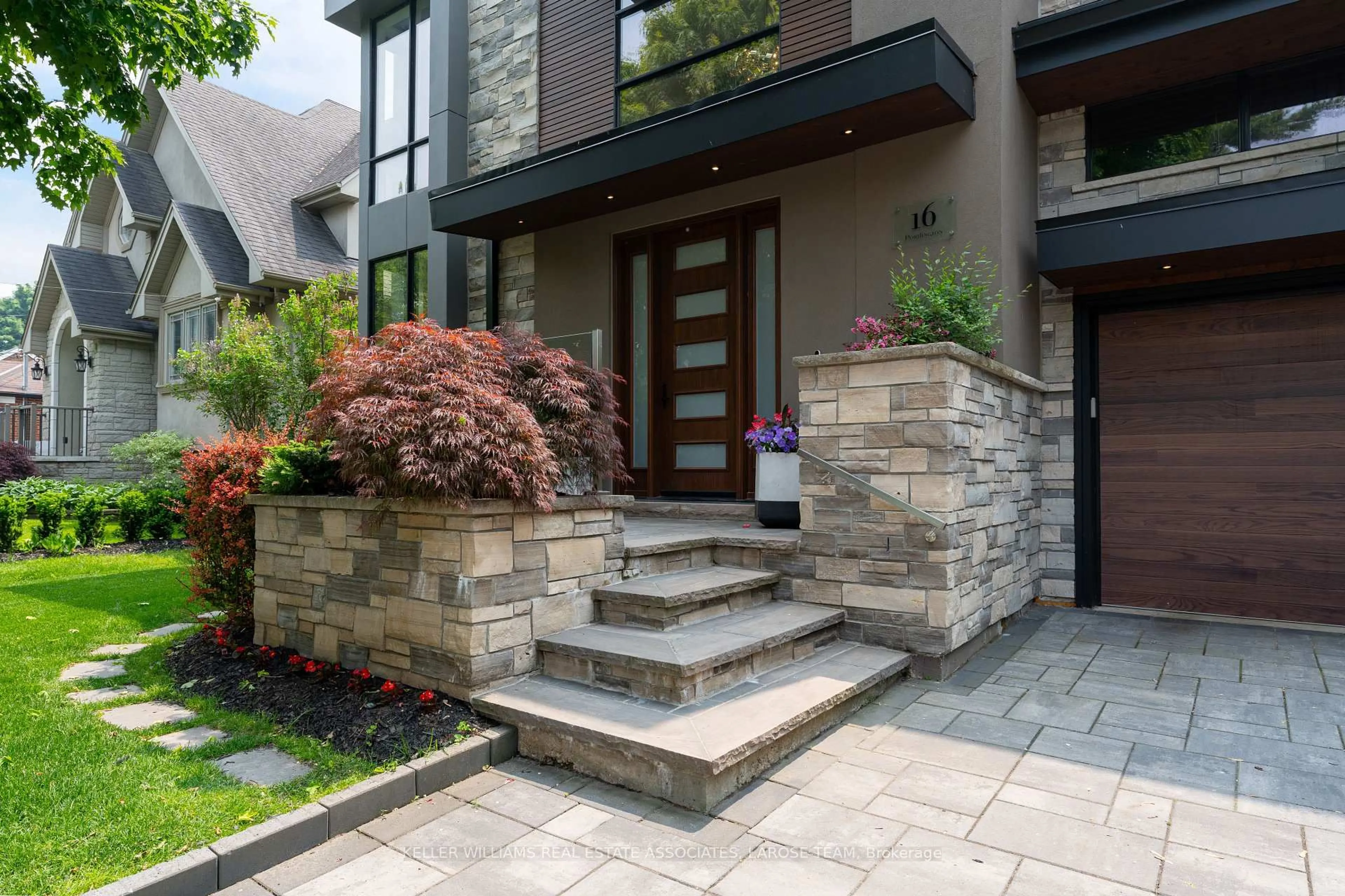 Home with brick exterior material, street for 16 Maple Ave, Mississauga Ontario L5H 2R6