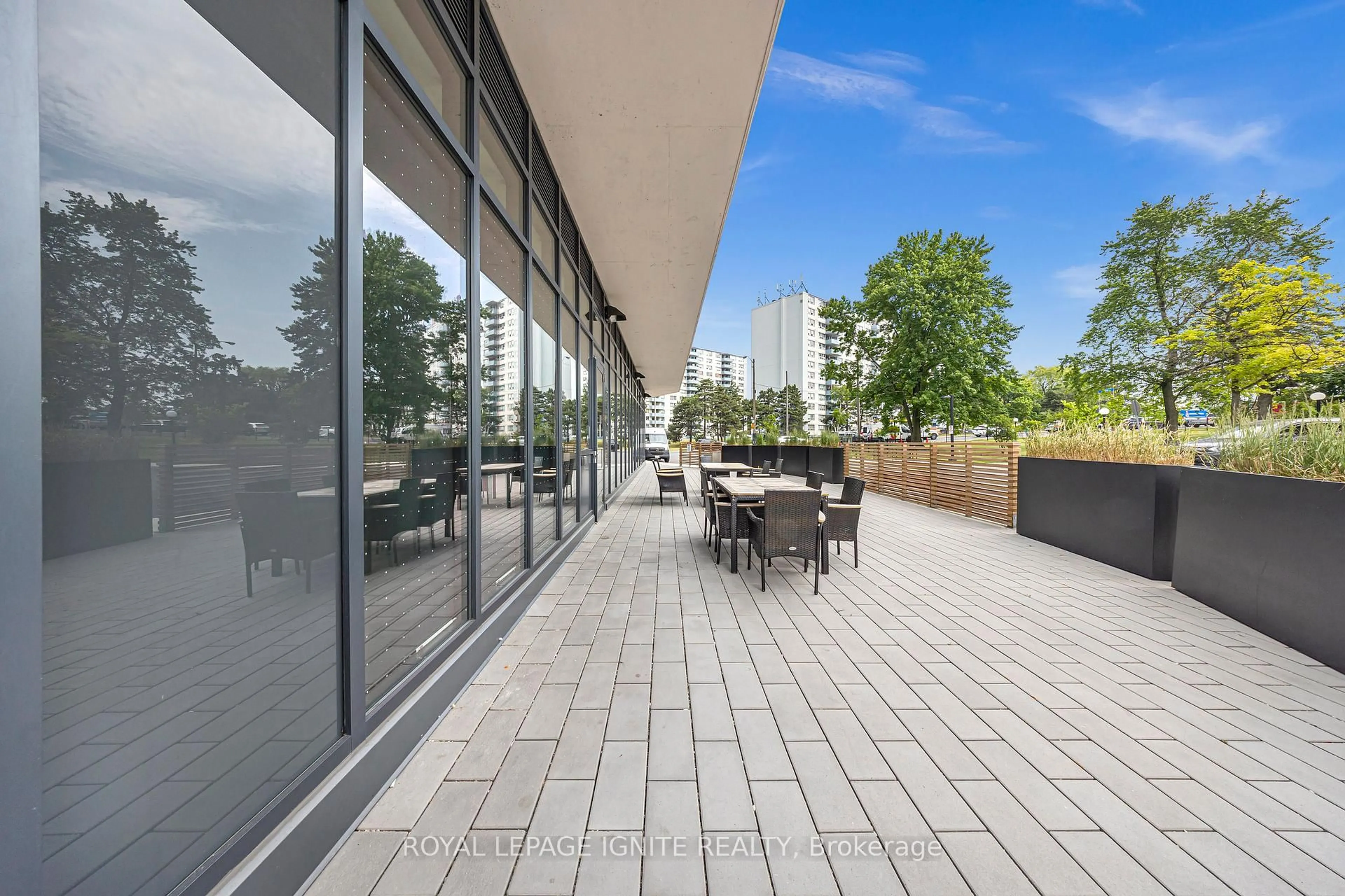 Patio, street for 1461 Lawrence Ave #304, Toronto Ontario M6L 0A6