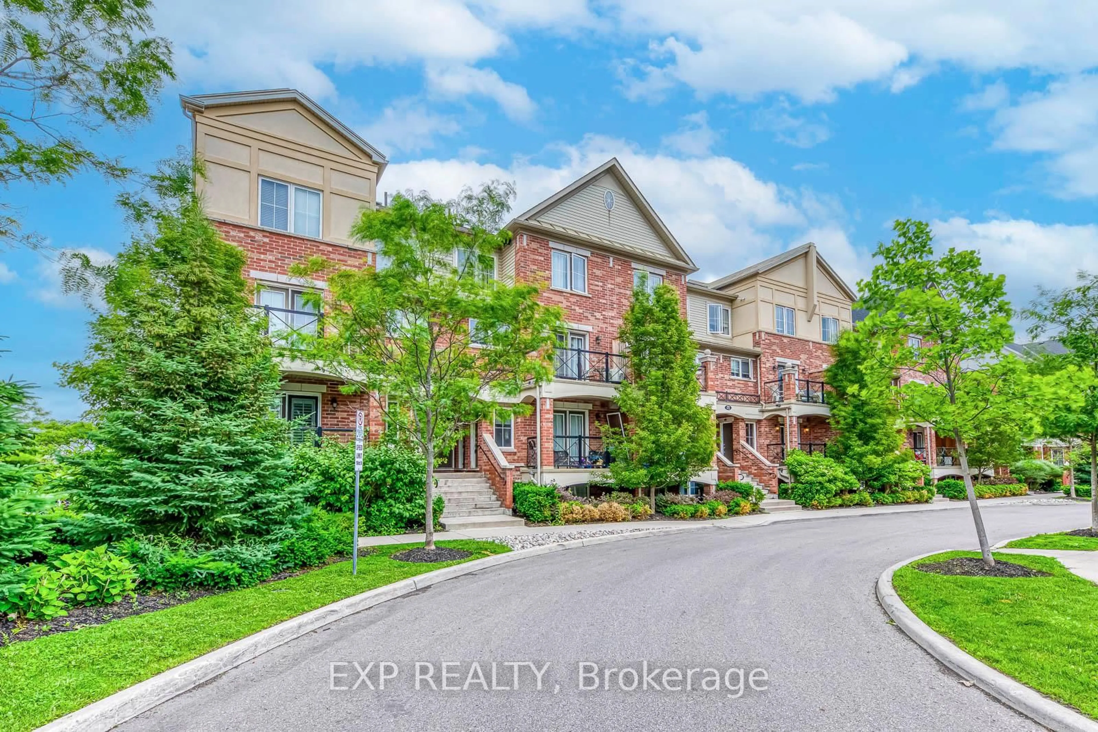 A pic from outside/outdoor area/front of a property/back of a property/a pic from drone, unknown for 2484 Post Rd #28, Oakville Ontario L6H 0K1