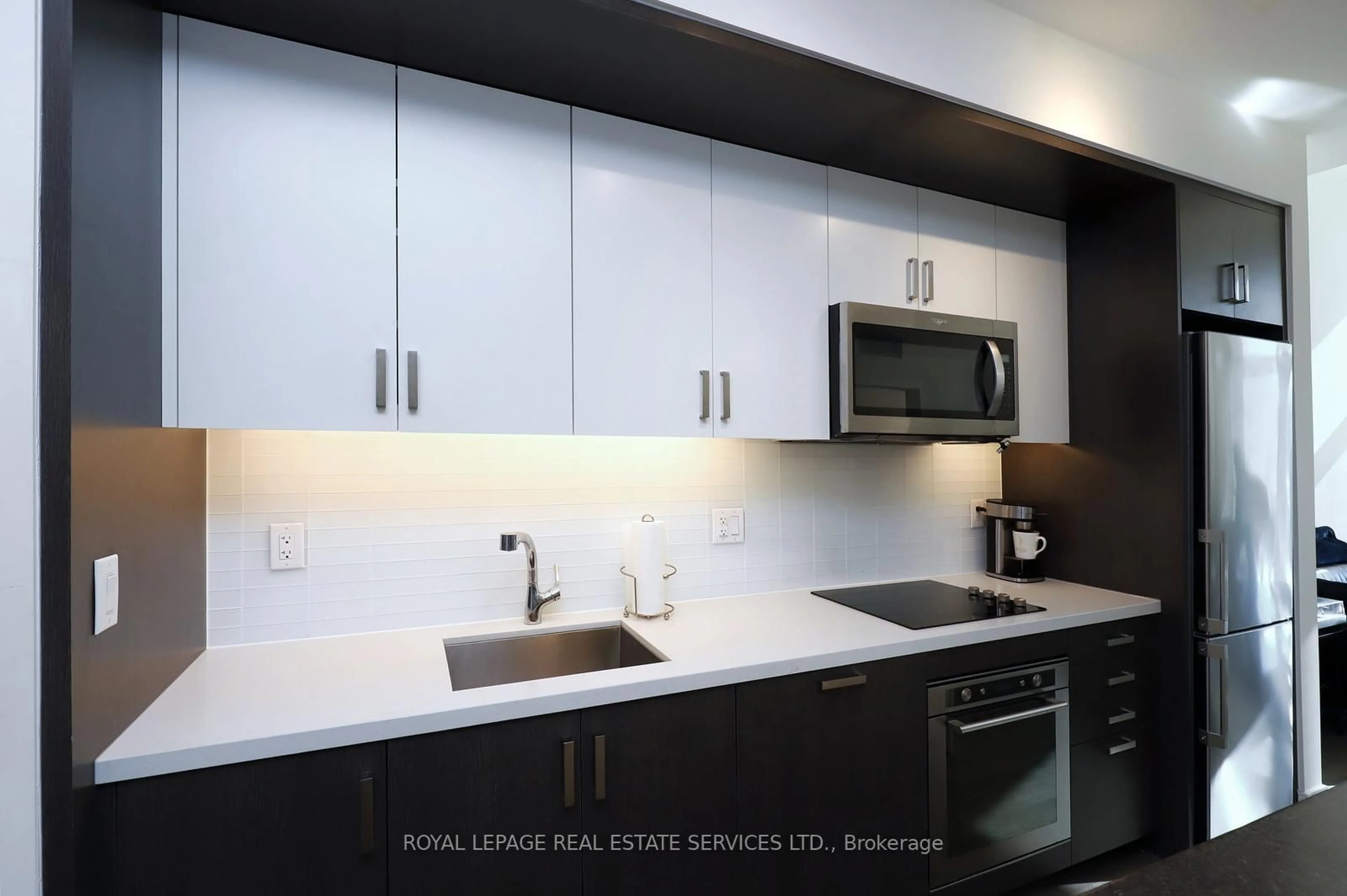 Unknown for 1575 Lakeshore Rd #433, Mississauga Ontario L5J 0B1