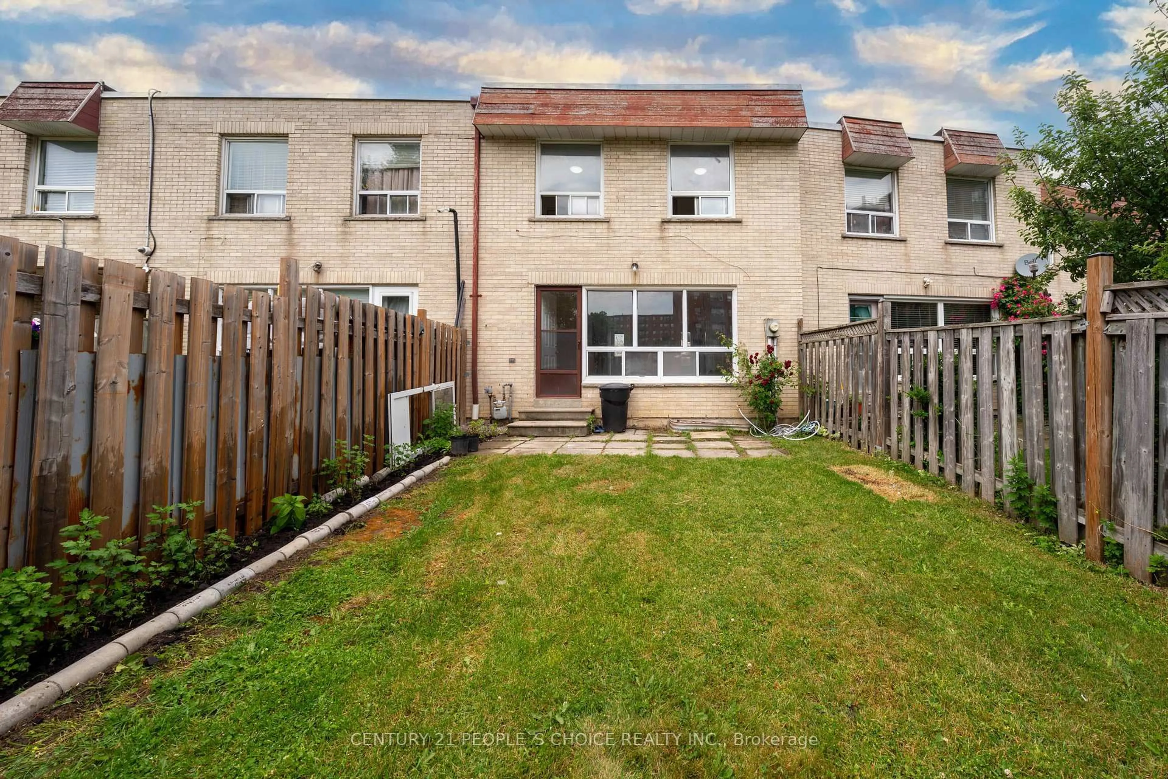 A pic from outside/outdoor area/front of a property/back of a property/a pic from drone, street for 7440 Goreway Dr #28, Mississauga Ontario L4T 2V2