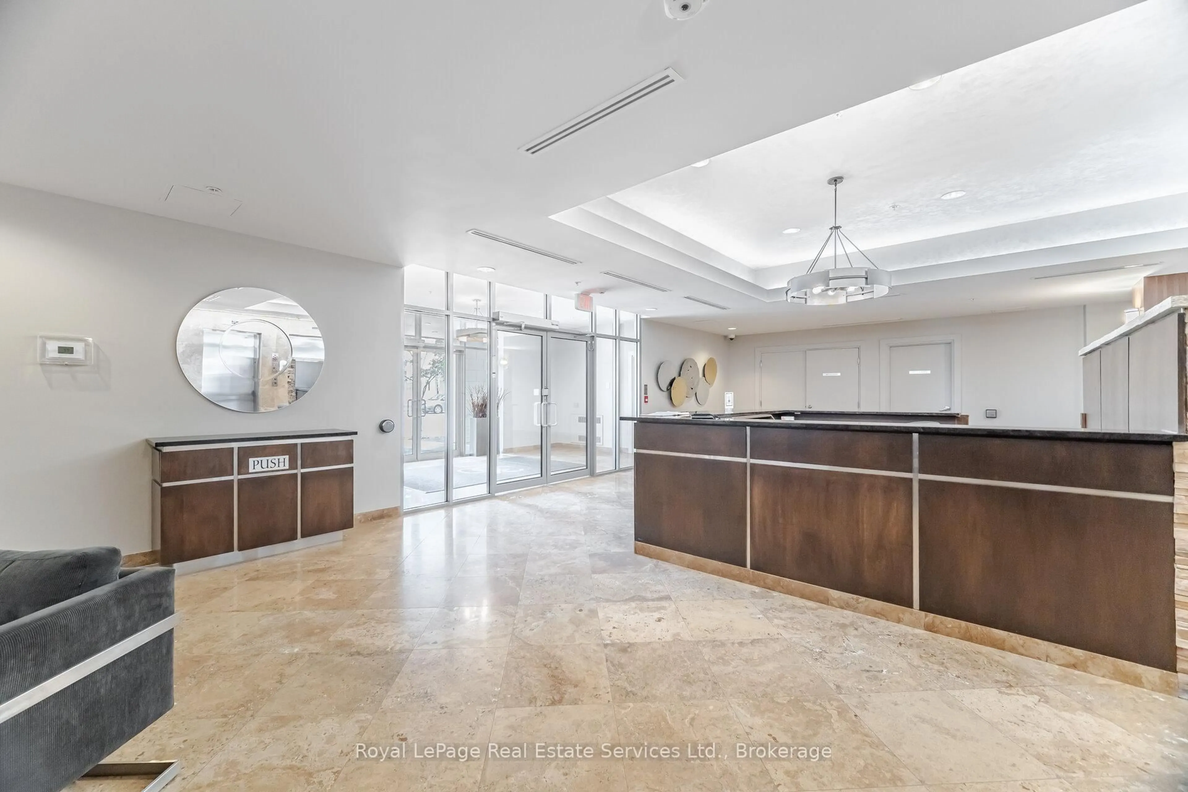 Lobby for 360 Pearl St #303, Burlington Ontario L7R 1E1