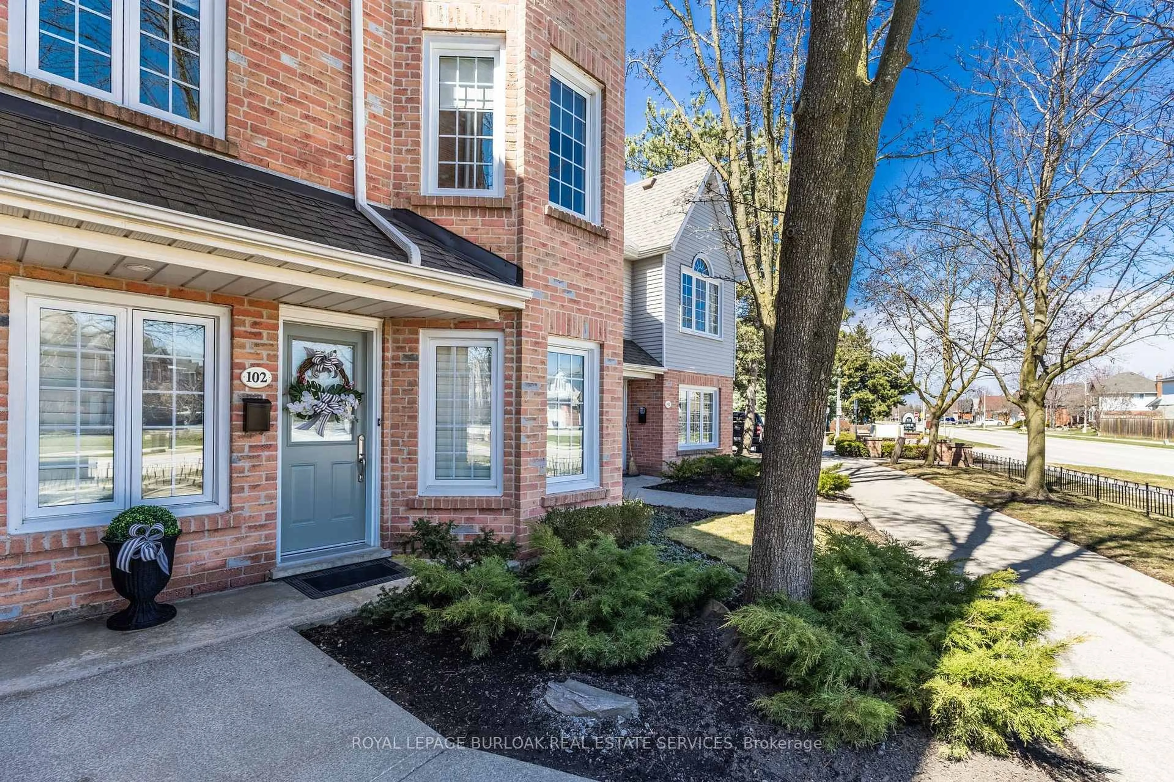 Home with brick exterior material, street for 2110 Cleaver Ave #102, Burlington Ontario L7M 3Z3
