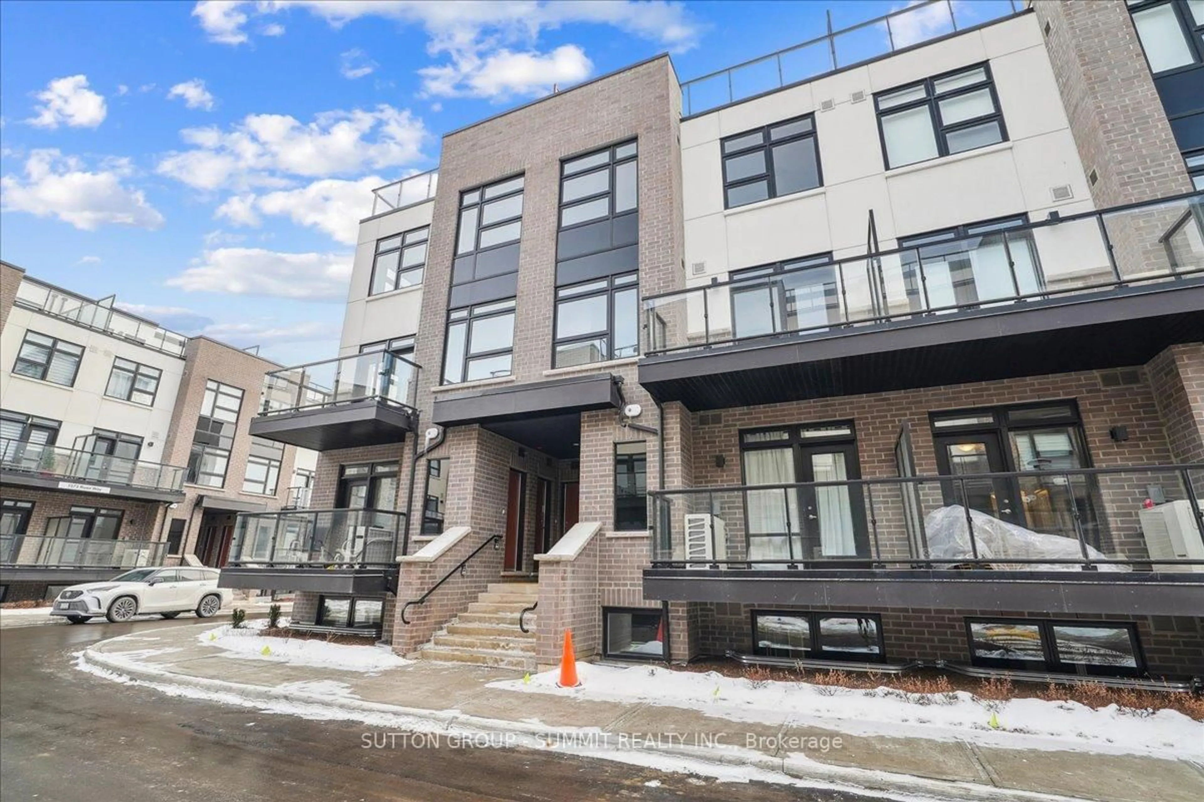 Patio, street for 1593 ROSE Way #105, Milton Ontario L9T 7E7
