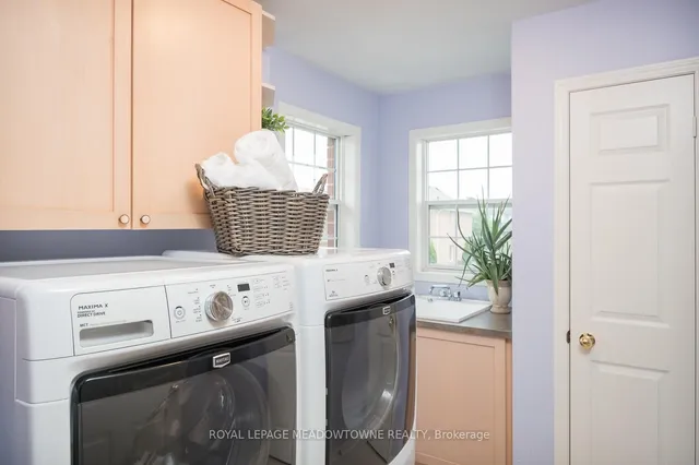 Additional image 6 of 462 Farlow Cres
