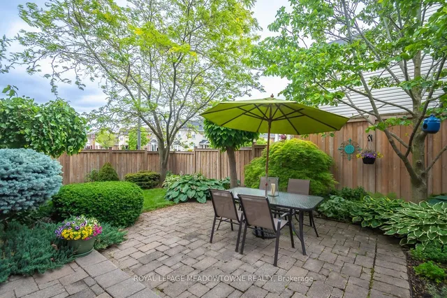 Primary image of 462 Farlow Cres