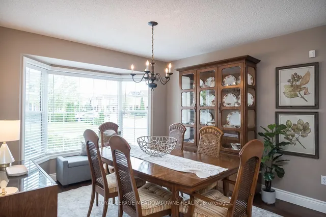 Additional image 34 of 462 Farlow Cres