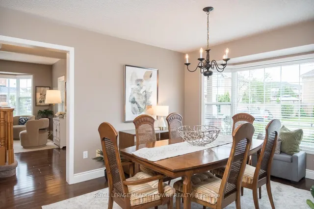 Additional image 32 of 462 Farlow Cres