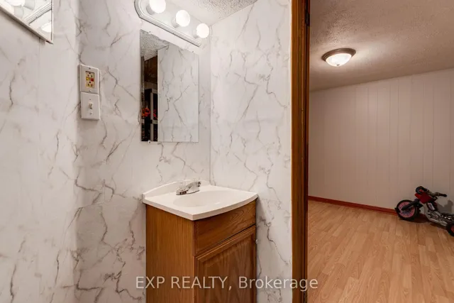 Additional image 8 of 10 Flamingo Cres