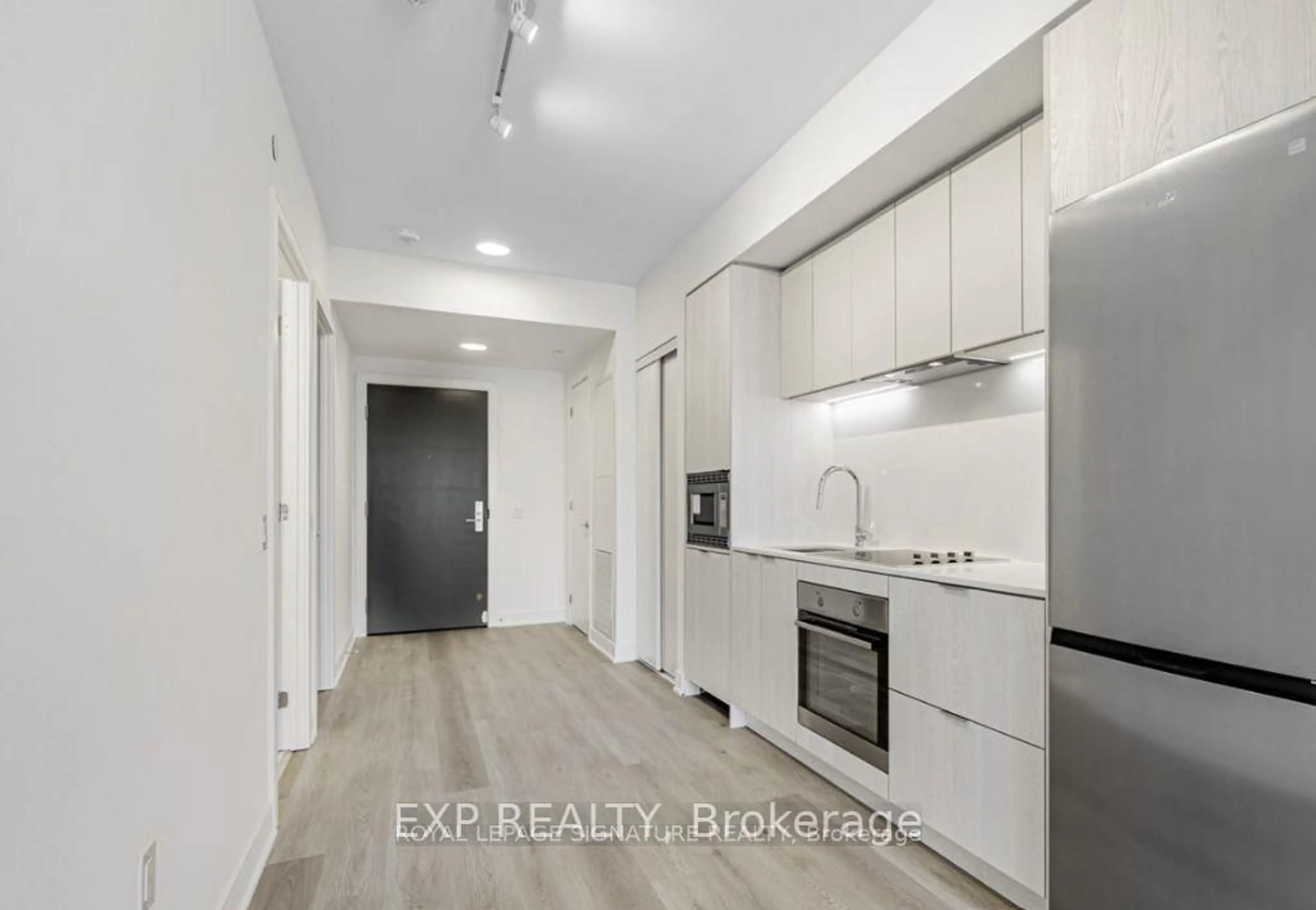 Unknown for 86 Dundas St #404, Mississauga Ontario L5A 0B1