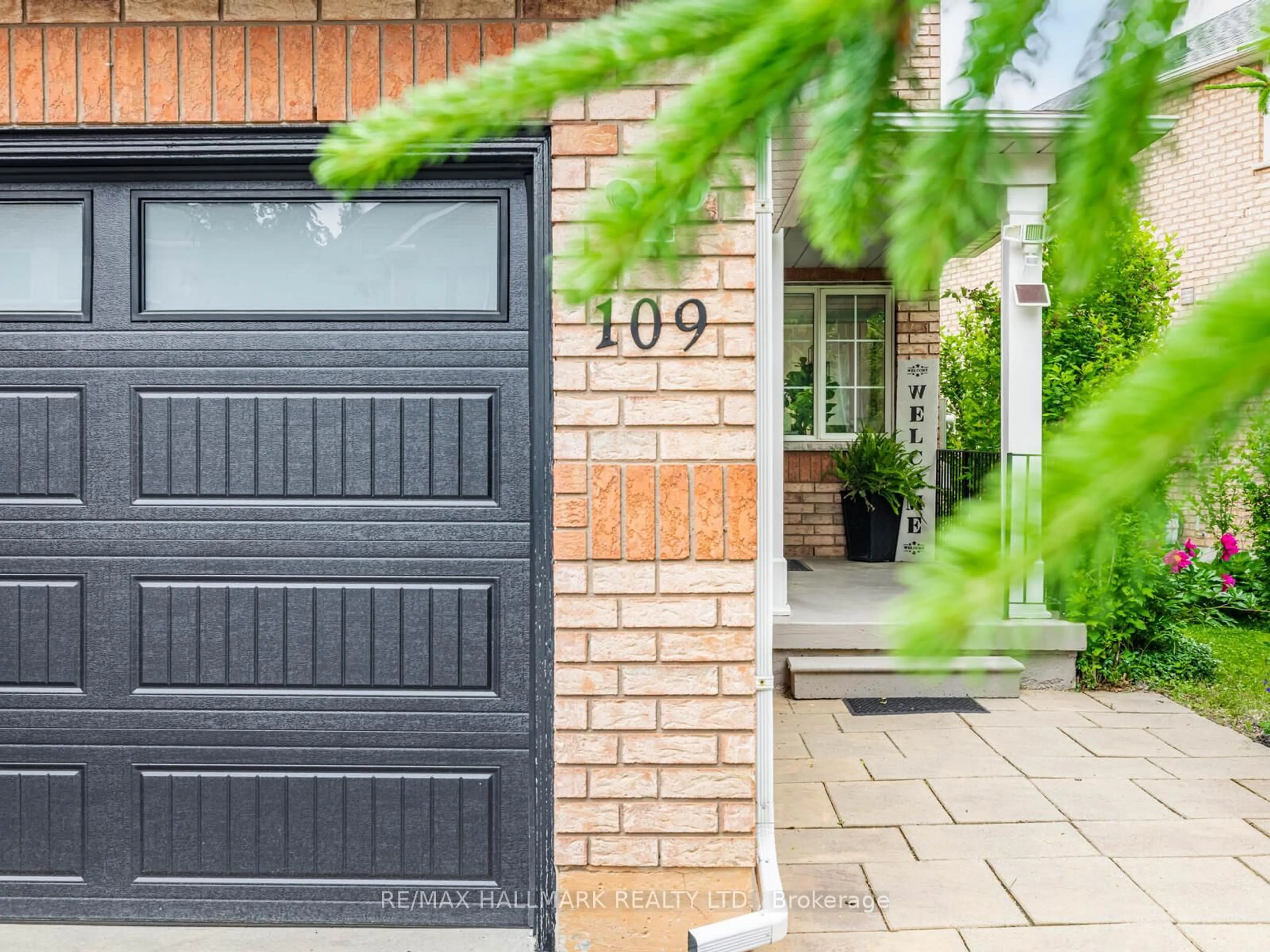 Home with brick exterior material, street for 109 Grapevine Rd, Caledon Ontario L7E 2M6