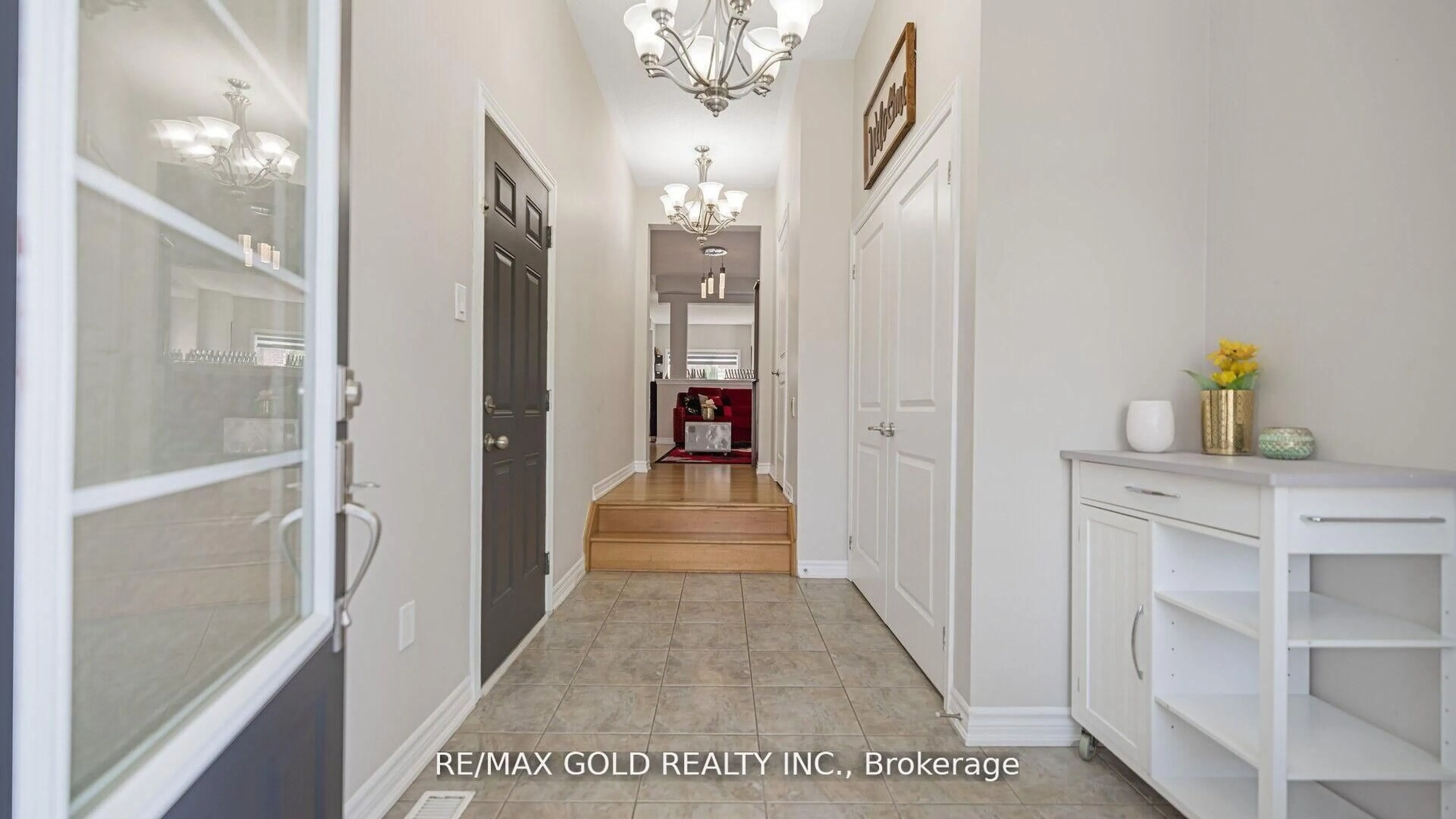 Indoor entryway for 5 Lola Cres, Brampton Ontario L7A 4J7