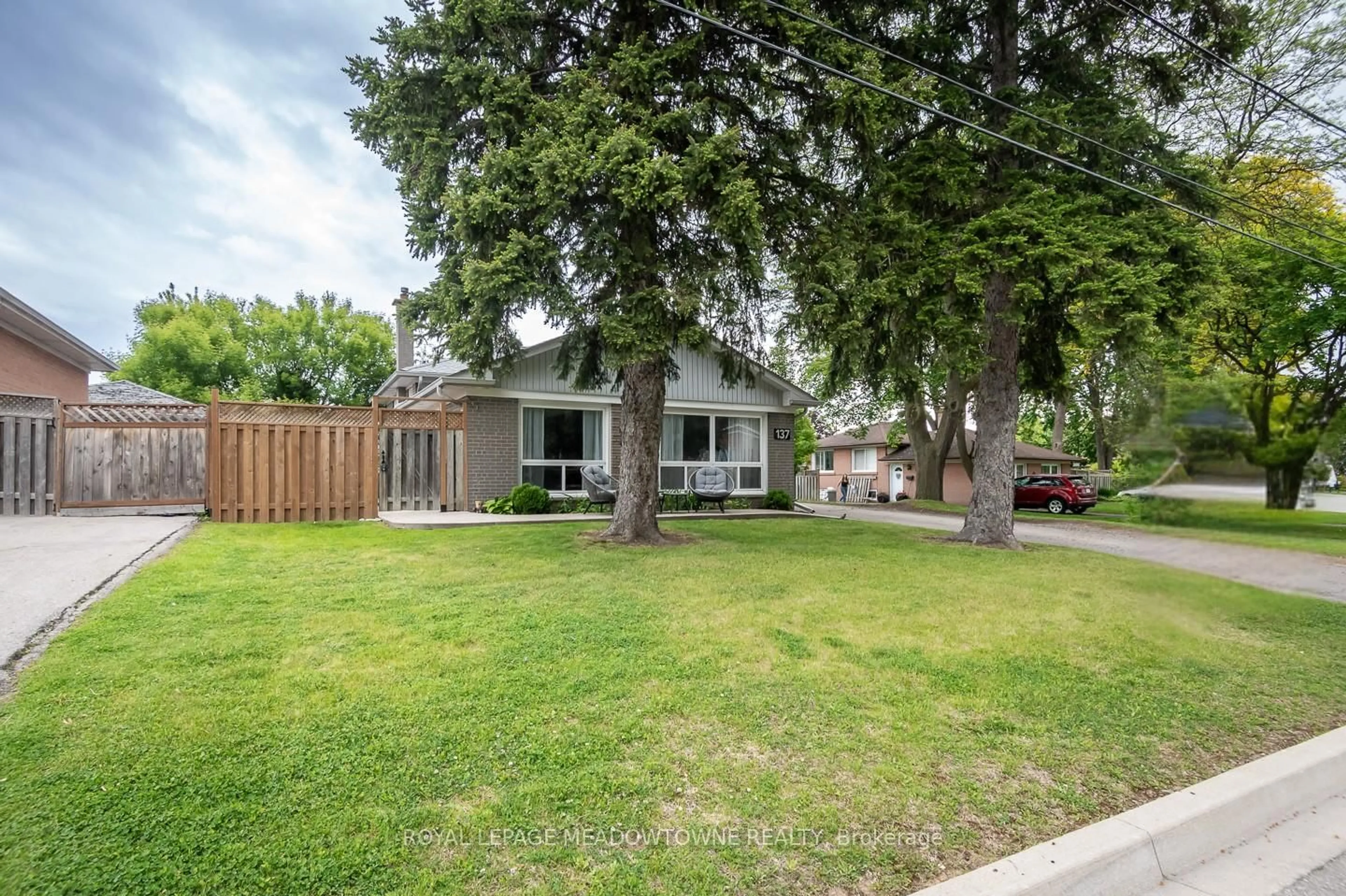 Unknown for 137 Wakefield Rd, Milton Ontario L9T 2L7