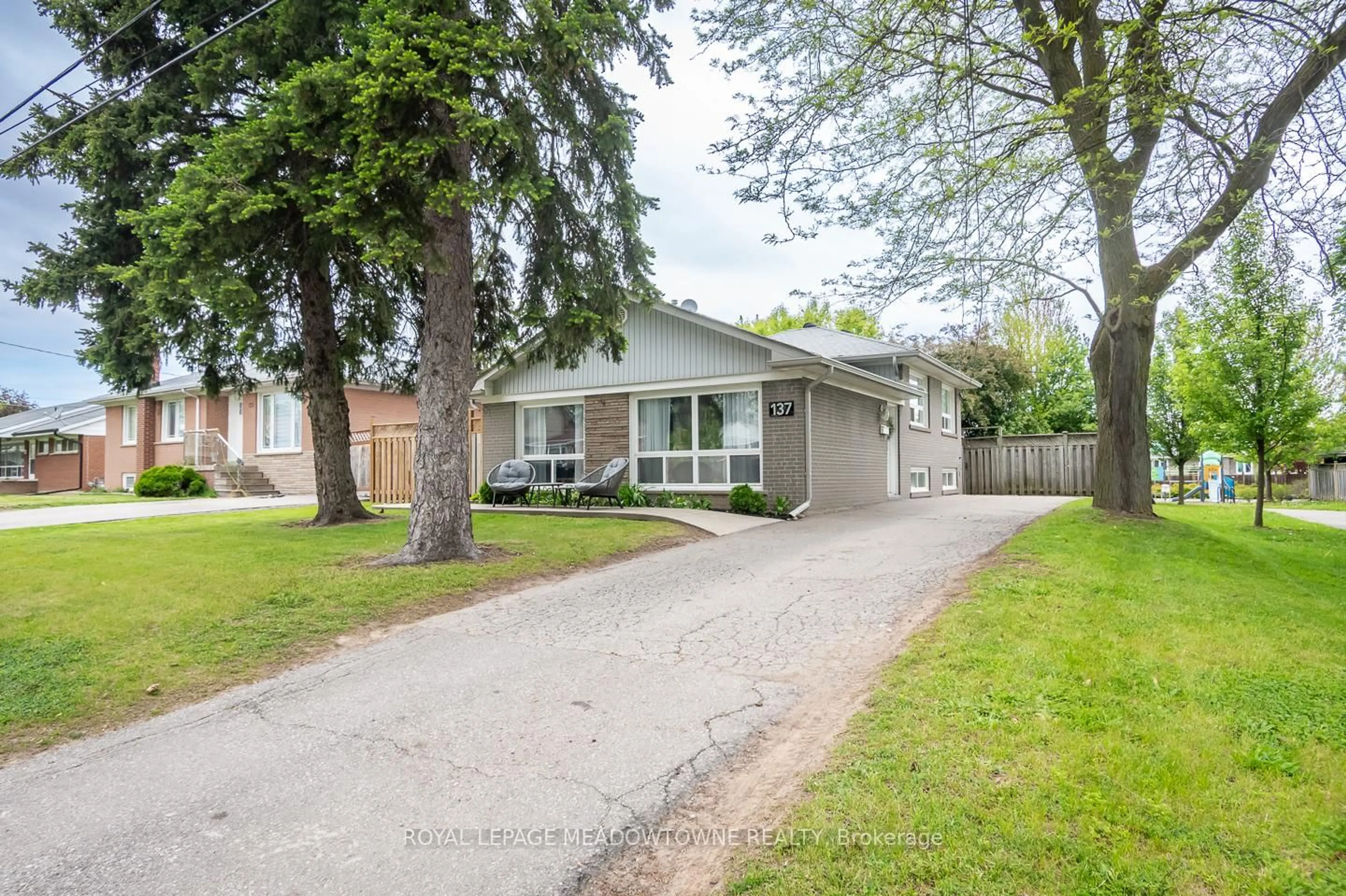 Unknown for 137 Wakefield Rd, Milton Ontario L9T 2L7