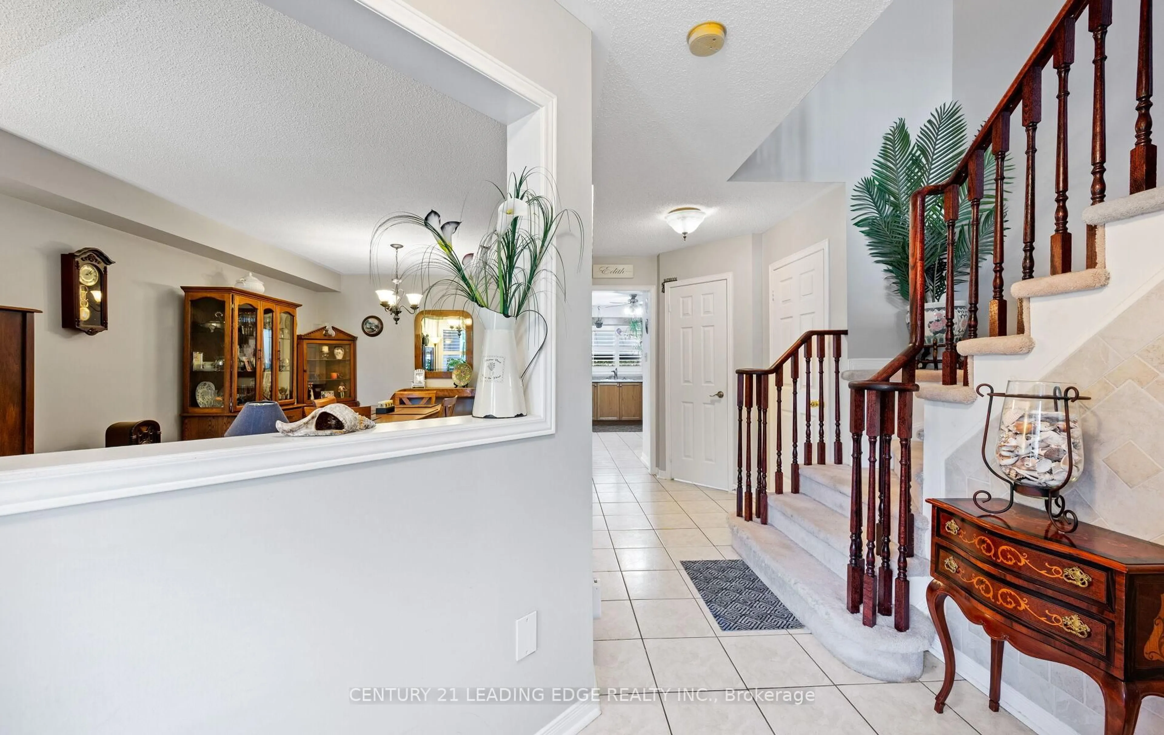 Indoor foyer for 113 Frank Johnston Rd, Caledon Ontario L7E 2L7