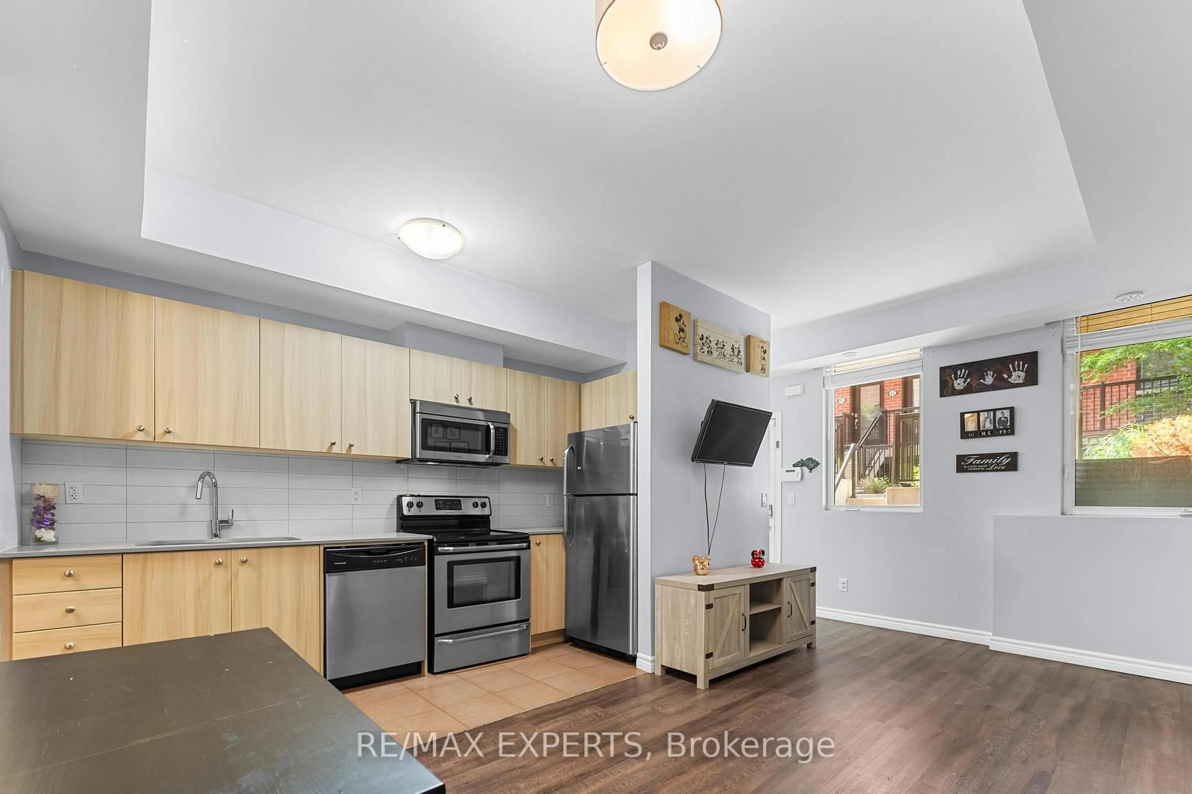 Unknown for 871 Wilson Ave #6, Toronto Ontario M3K 1E6