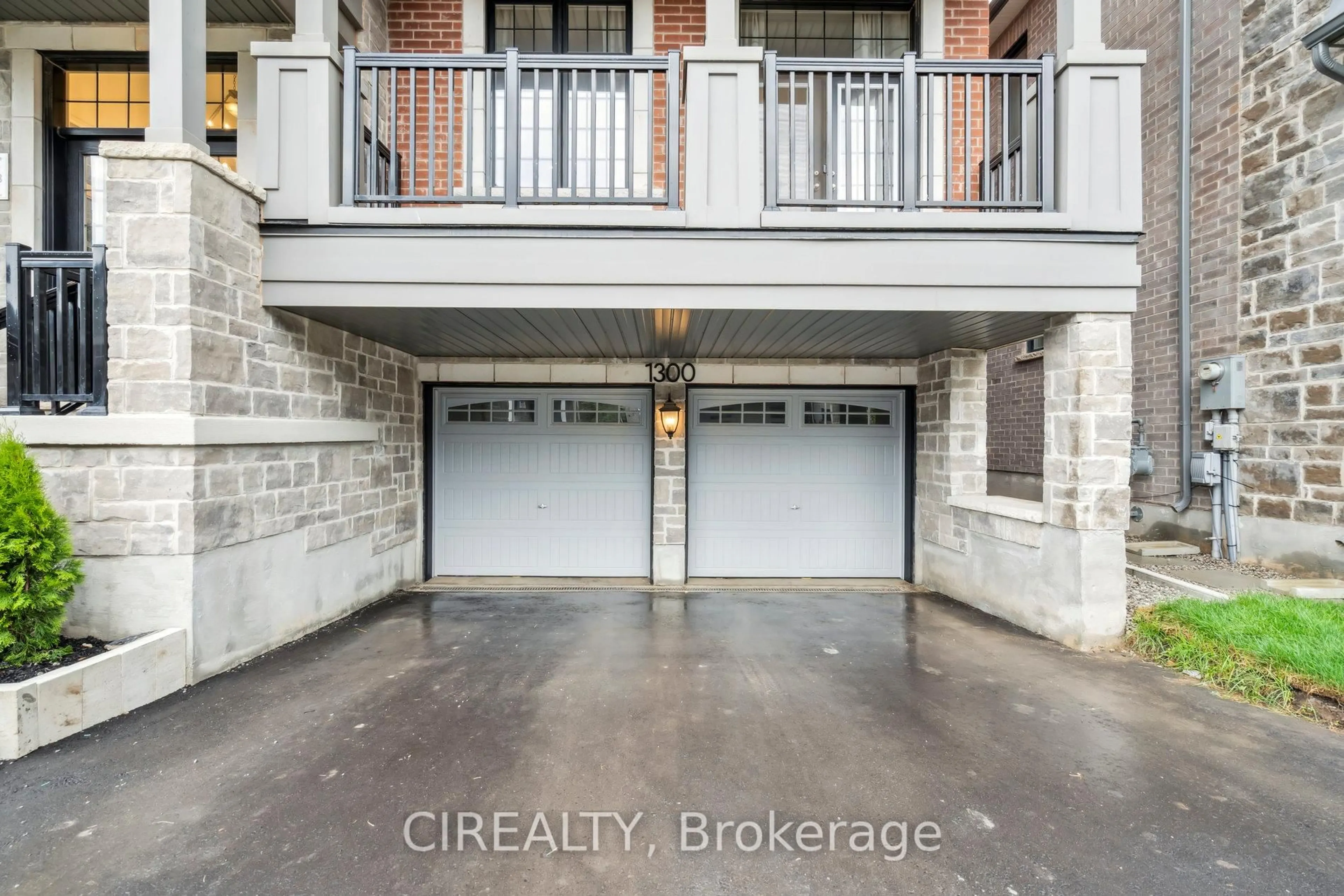 Unknown for 1300 Aymond Cres, Oakville Ontario L6H 7W8