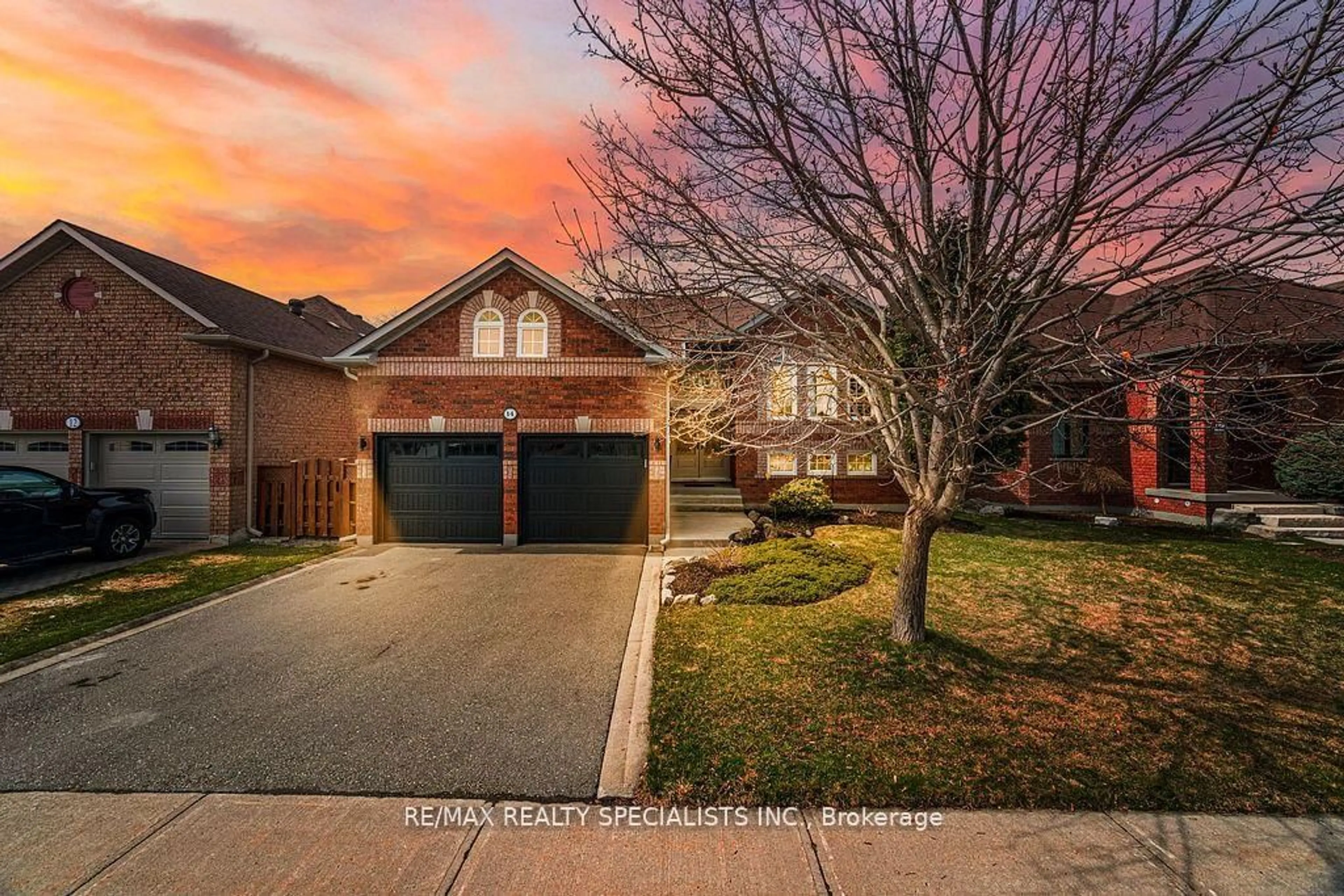 A pic from outside/outdoor area/front of a property/back of a property/a pic from drone, street for 14 Kirkwood Cres, Caledon Ontario L7C 1B9