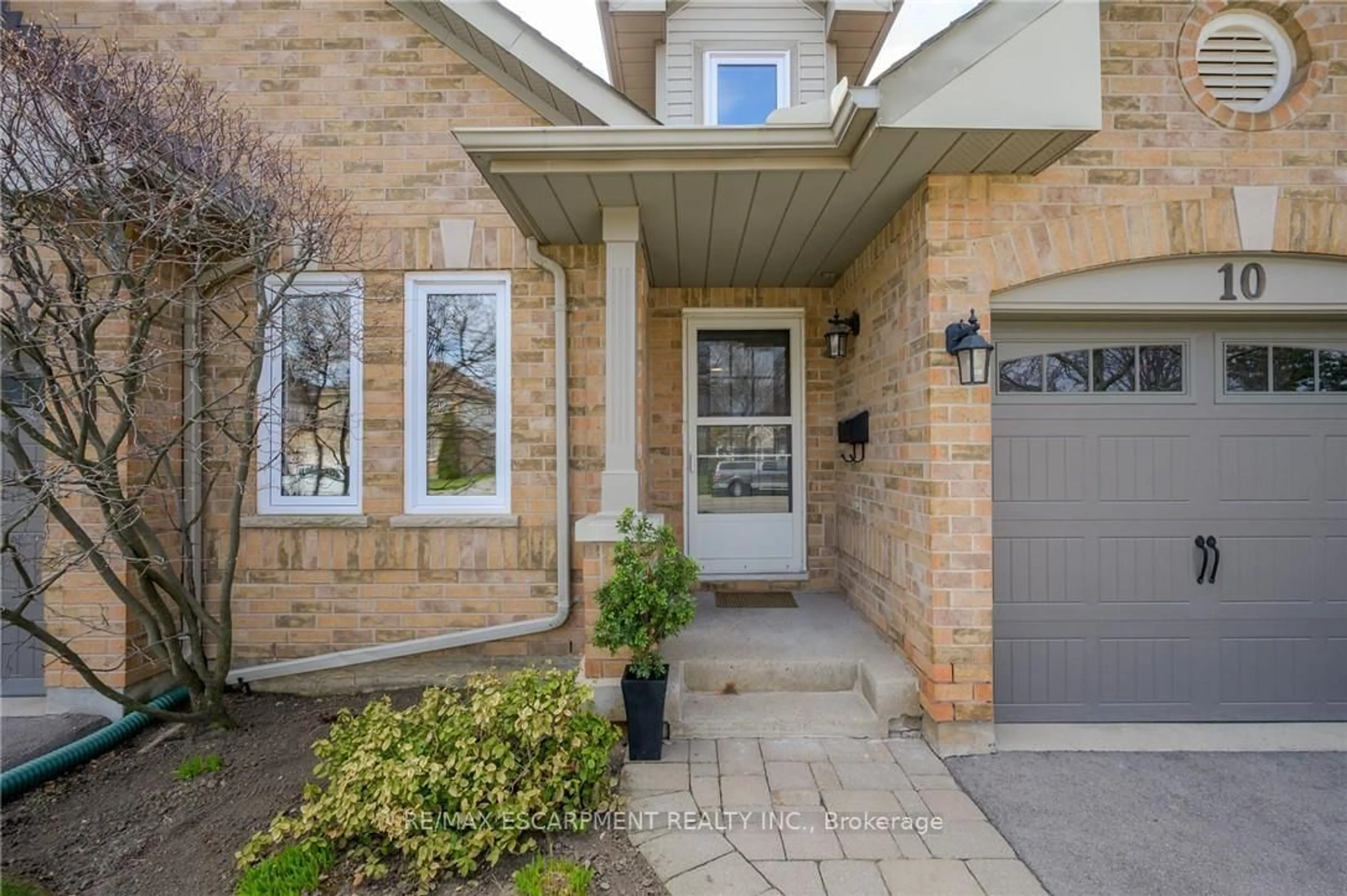 Home with brick exterior material, street for 4275 Millcroft Park Dr #10, Burlington Ontario L7M 4L9