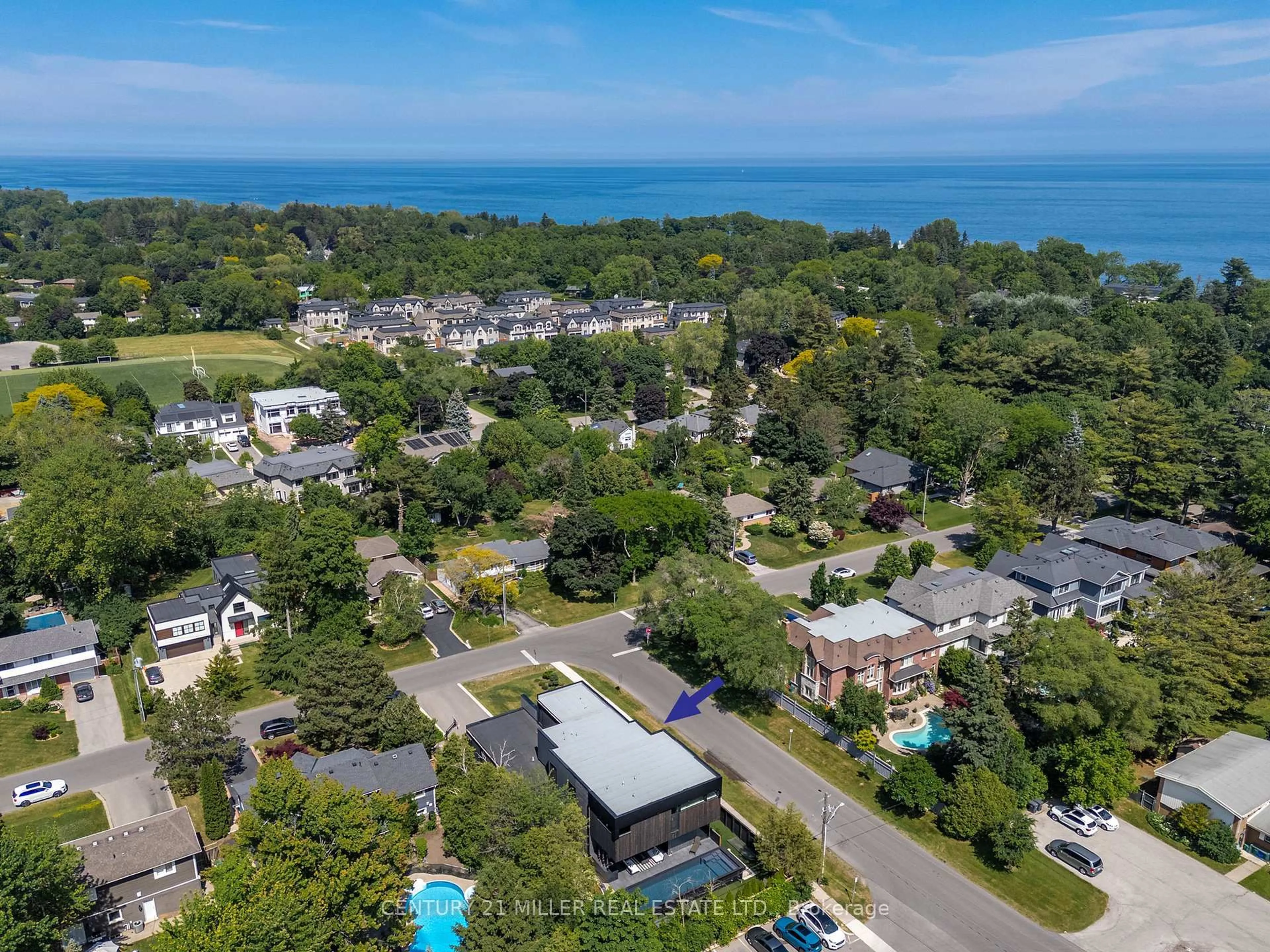 A pic from outside/outdoor area/front of a property/back of a property/a pic from drone, water/lake/river/ocean view for 1239 Sedgewick Cres, Oakville Ontario L6L 1X5