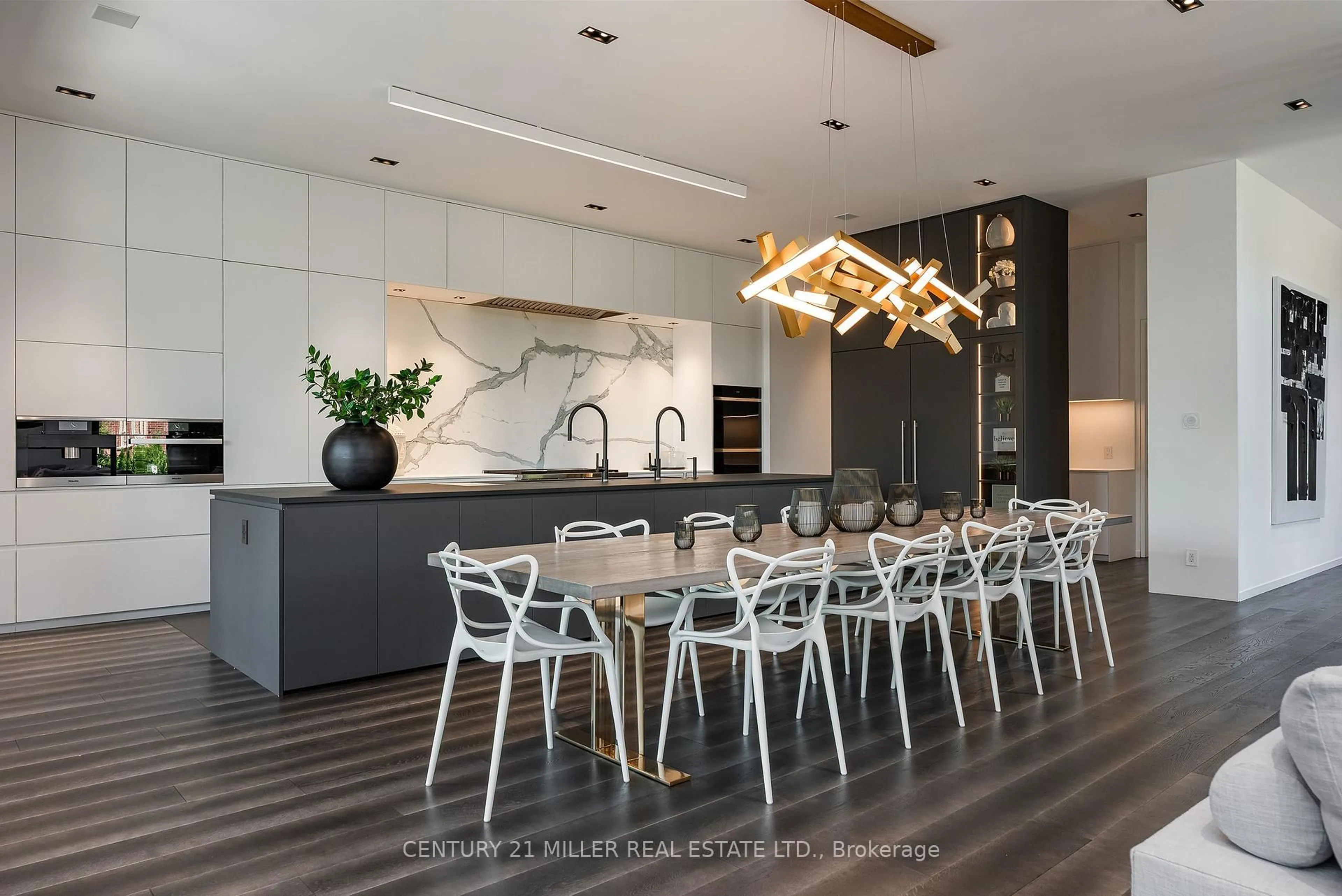 Open concept kitchen, unknown for 1239 Sedgewick Cres, Oakville Ontario L6L 1X5