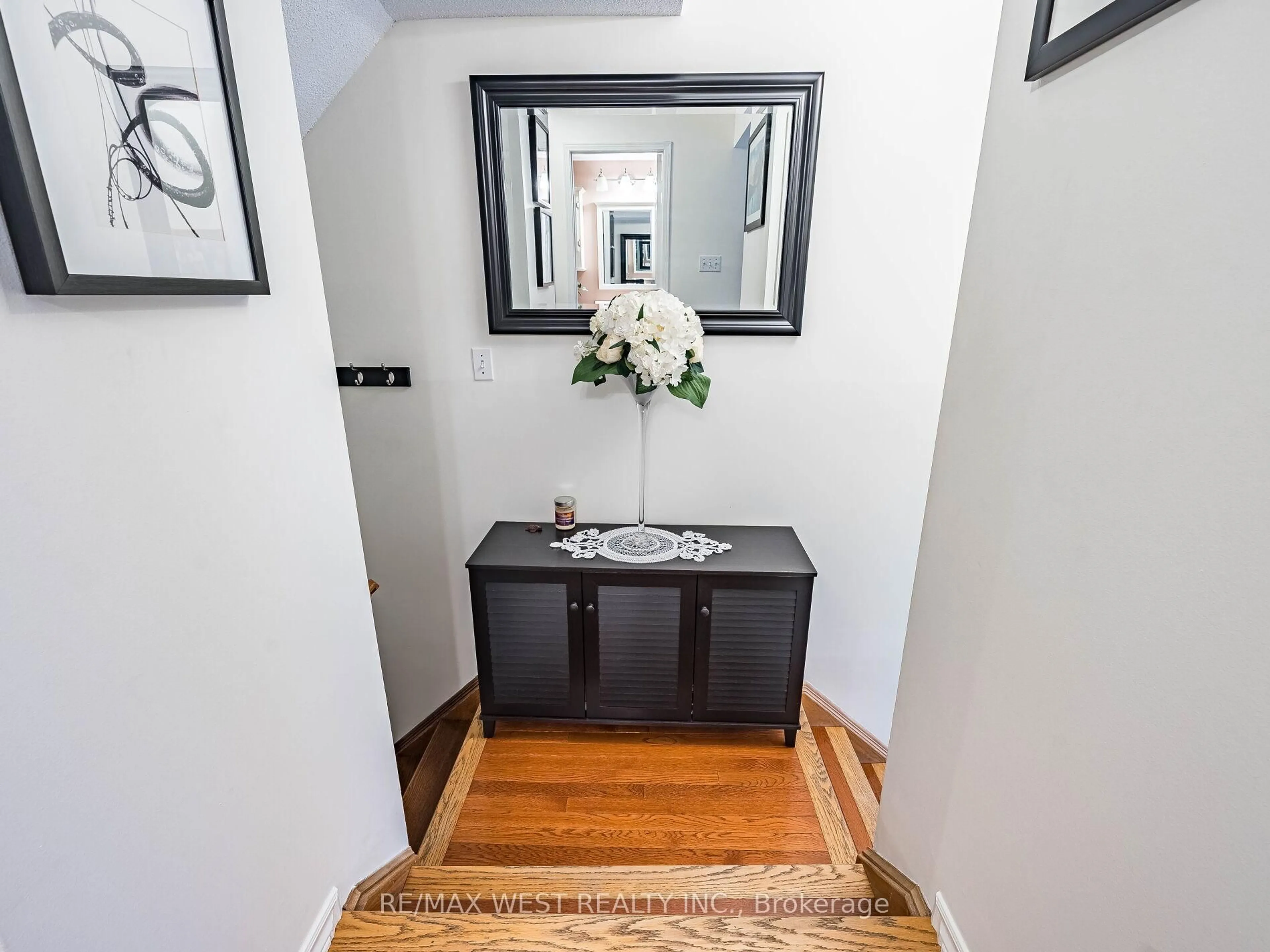Indoor entryway for 1168 Arena Rd #78, Mississauga Ontario L4Y 4G7