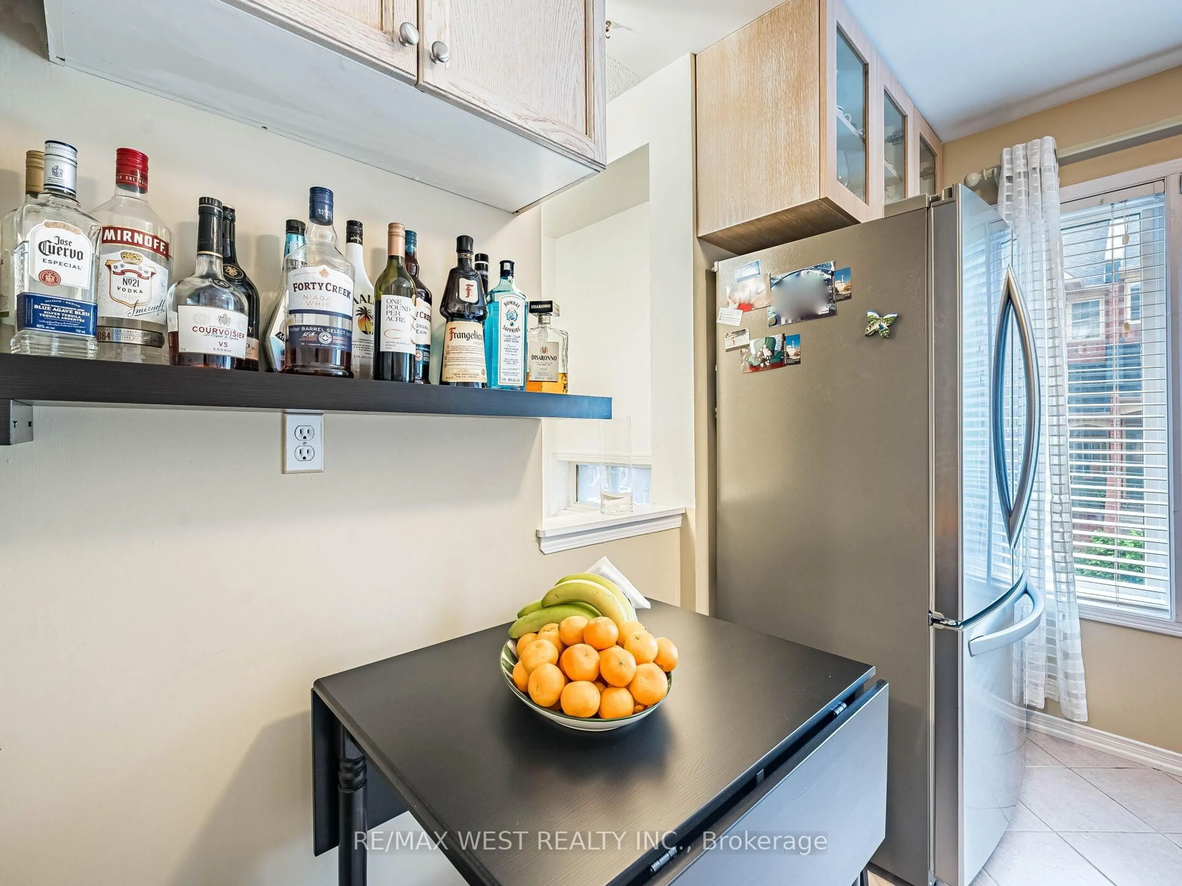 Standard kitchen, unknown for 1168 Arena Rd #78, Mississauga Ontario L4Y 4G7