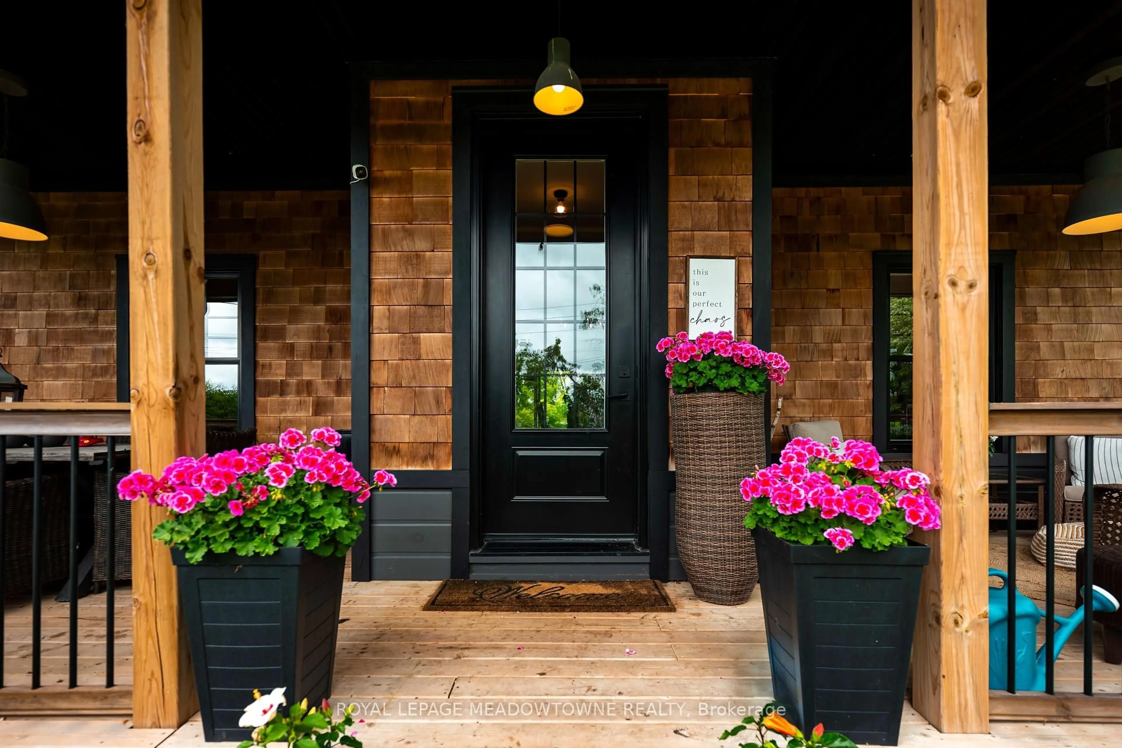 Indoor entryway for 13394 Tenth Line, Halton Hills Ontario L7G 4S8