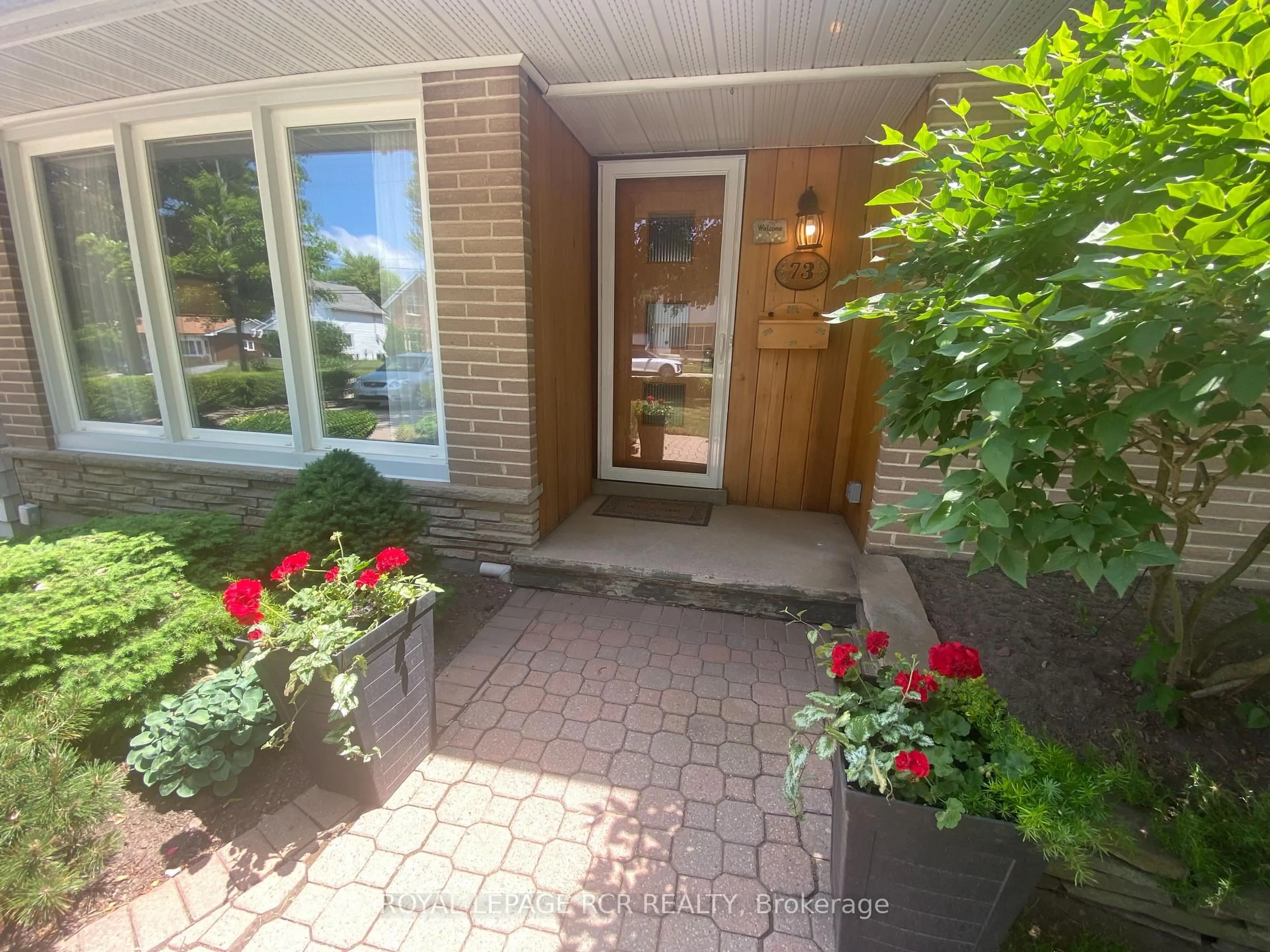 Indoor entryway for 73 Town Line, Orangeville Ontario L9W 1V5