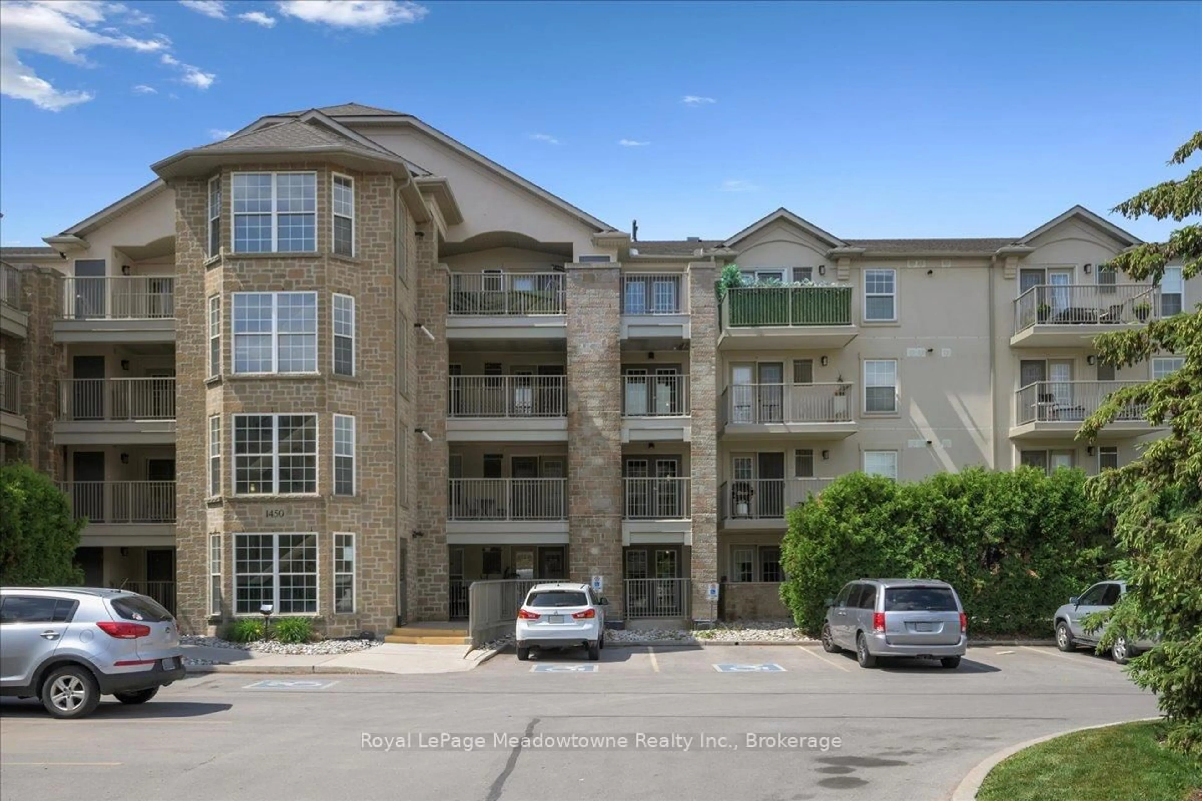 A pic from outside/outdoor area/front of a property/back of a property/a pic from drone, unknown for 1450 Bishops Gate #105, Oakville Ontario L6M 4N1
