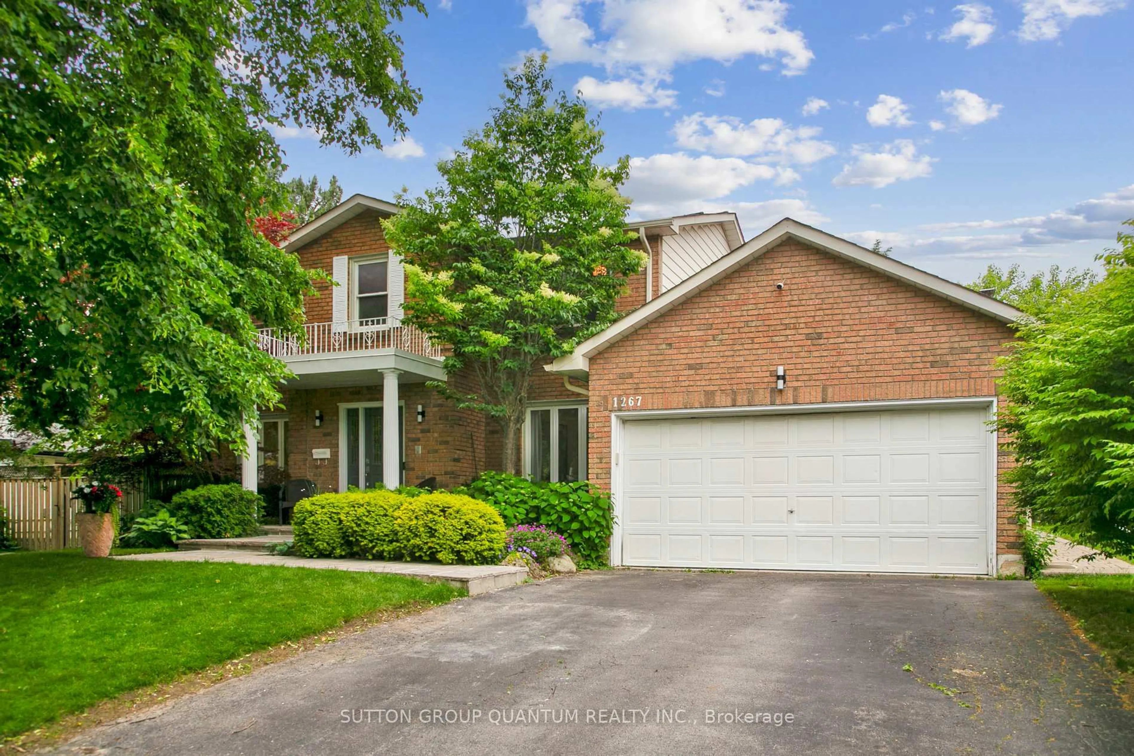 Home with brick exterior material, street for 1267 Crestdale Rd, Mississauga Ontario L5H 1X8