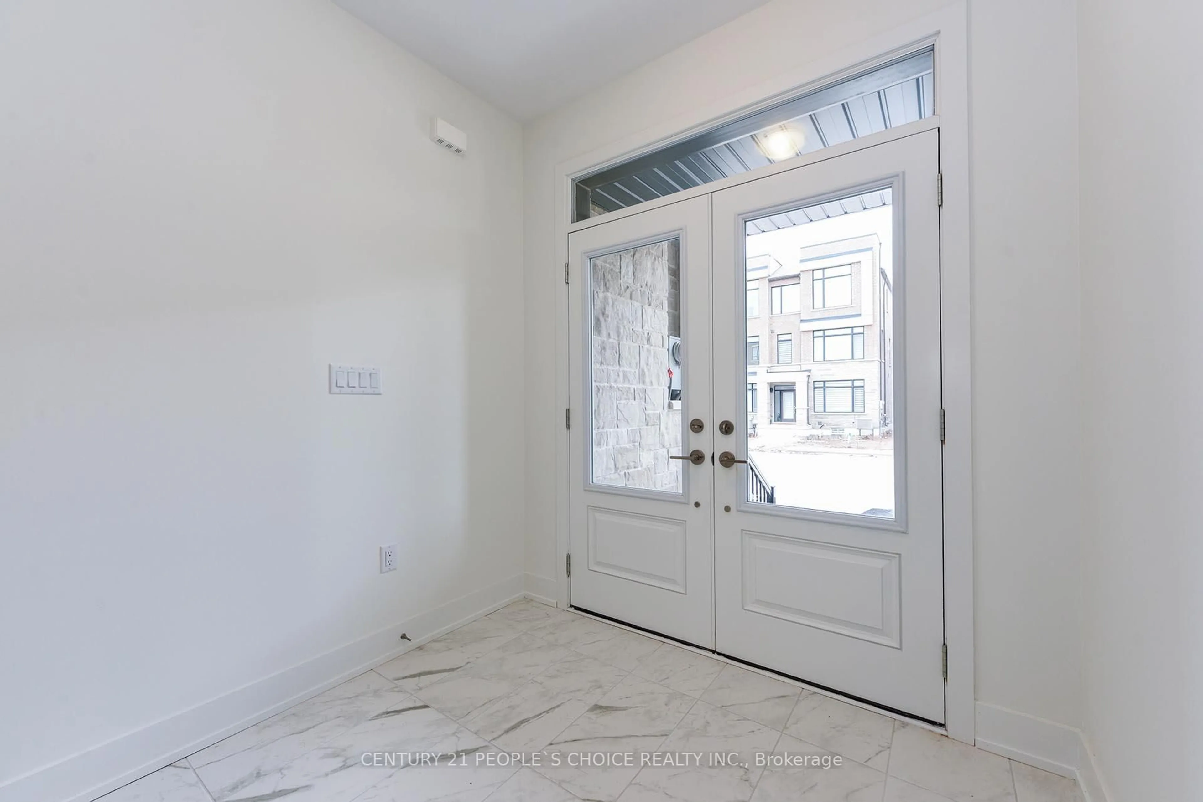Indoor entryway for 1103 Wheat Boom Dr, Oakville Ontario L6H 8B9