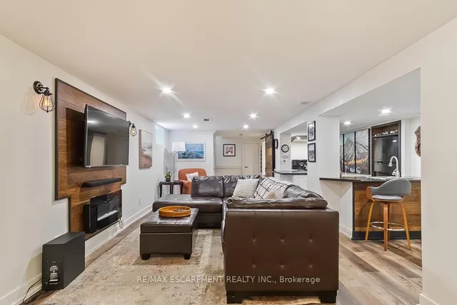 Additional property image - 1389 Olga Dr