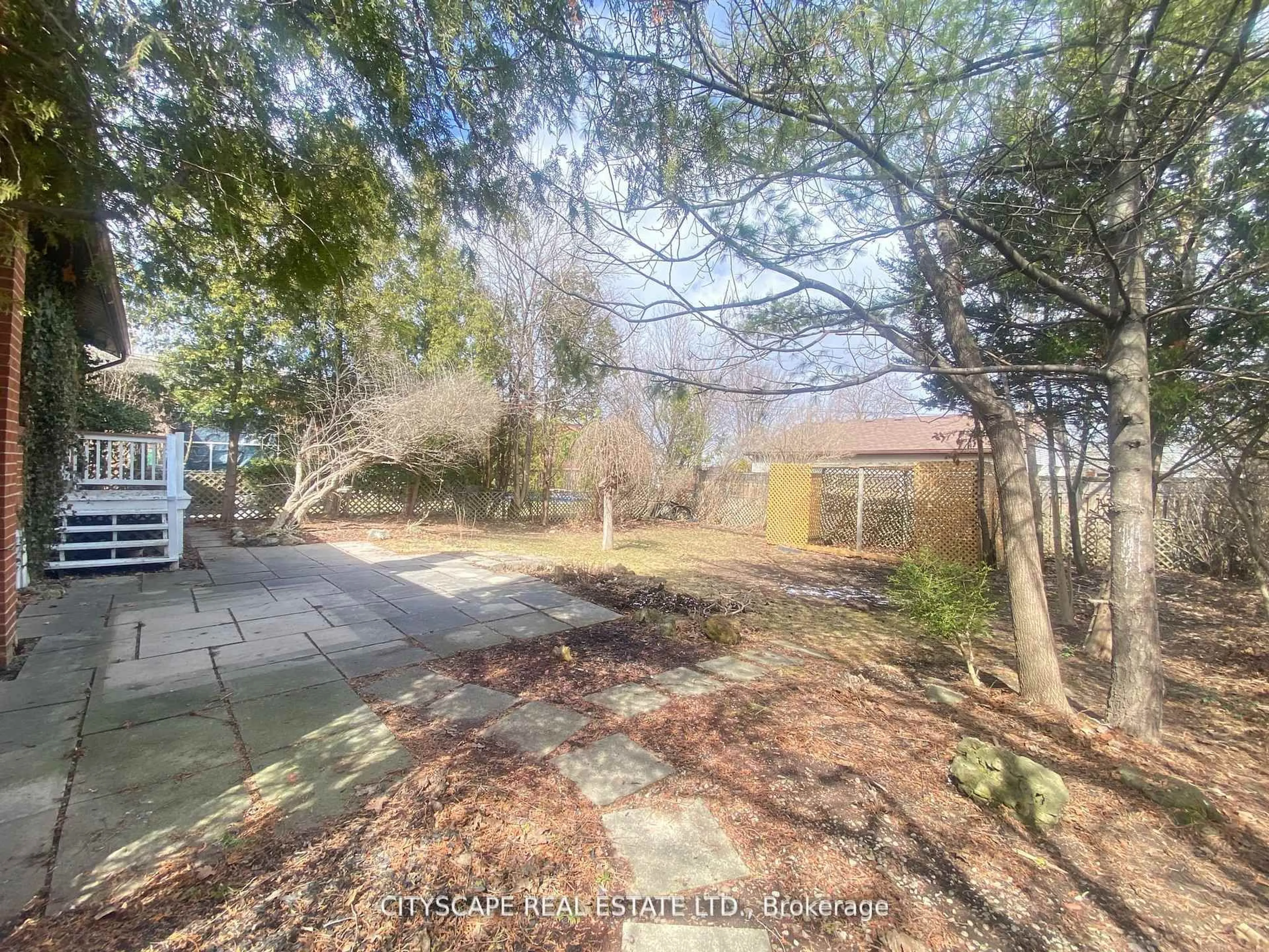 A pic from outside/outdoor area/front of a property/back of a property/a pic from drone, unknown for 377 Martin St, Milton Ontario L9T 2R6