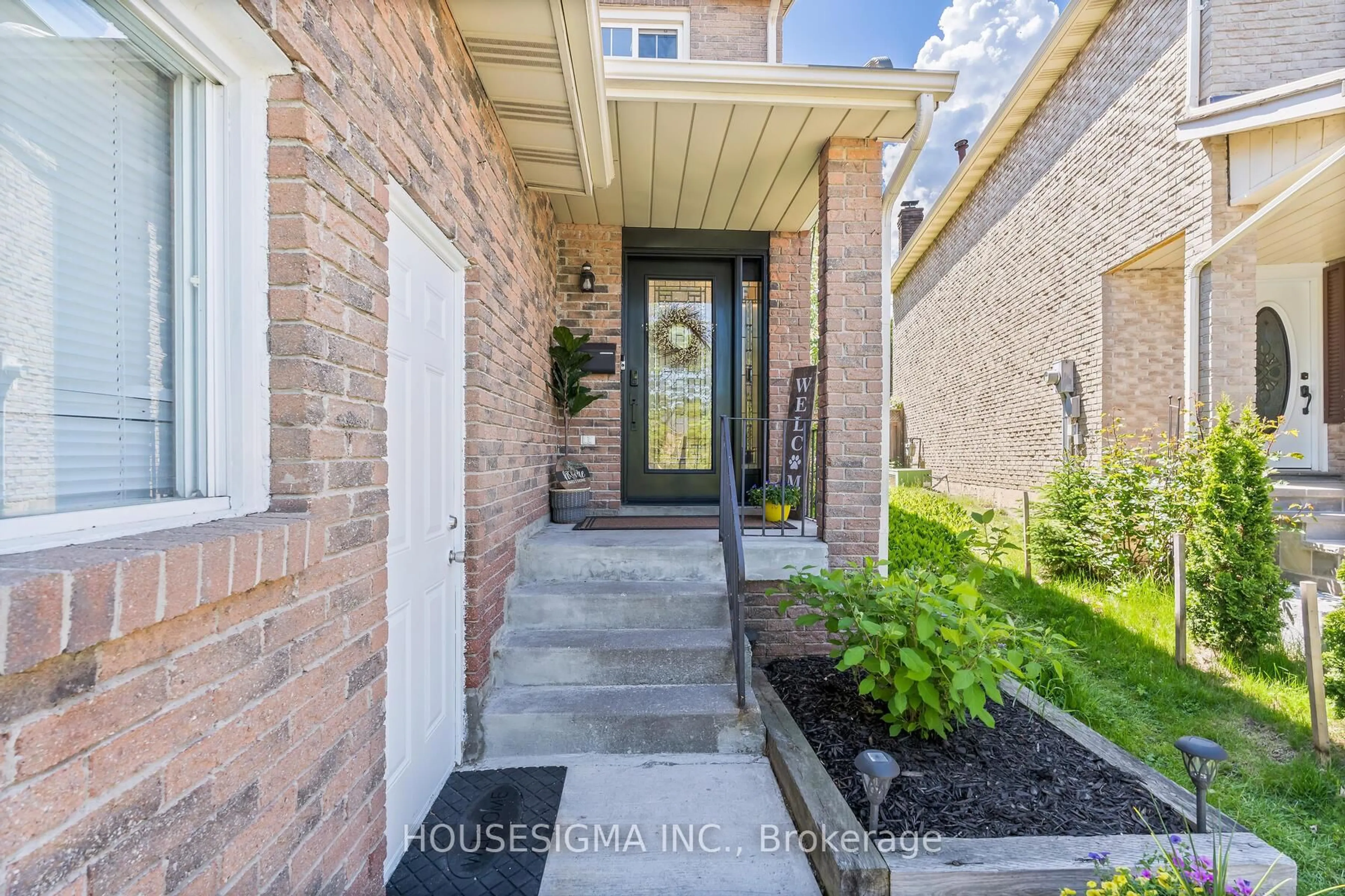 Indoor entryway for 4212 Powderhorn Cres, Mississauga Ontario L5L 3B9