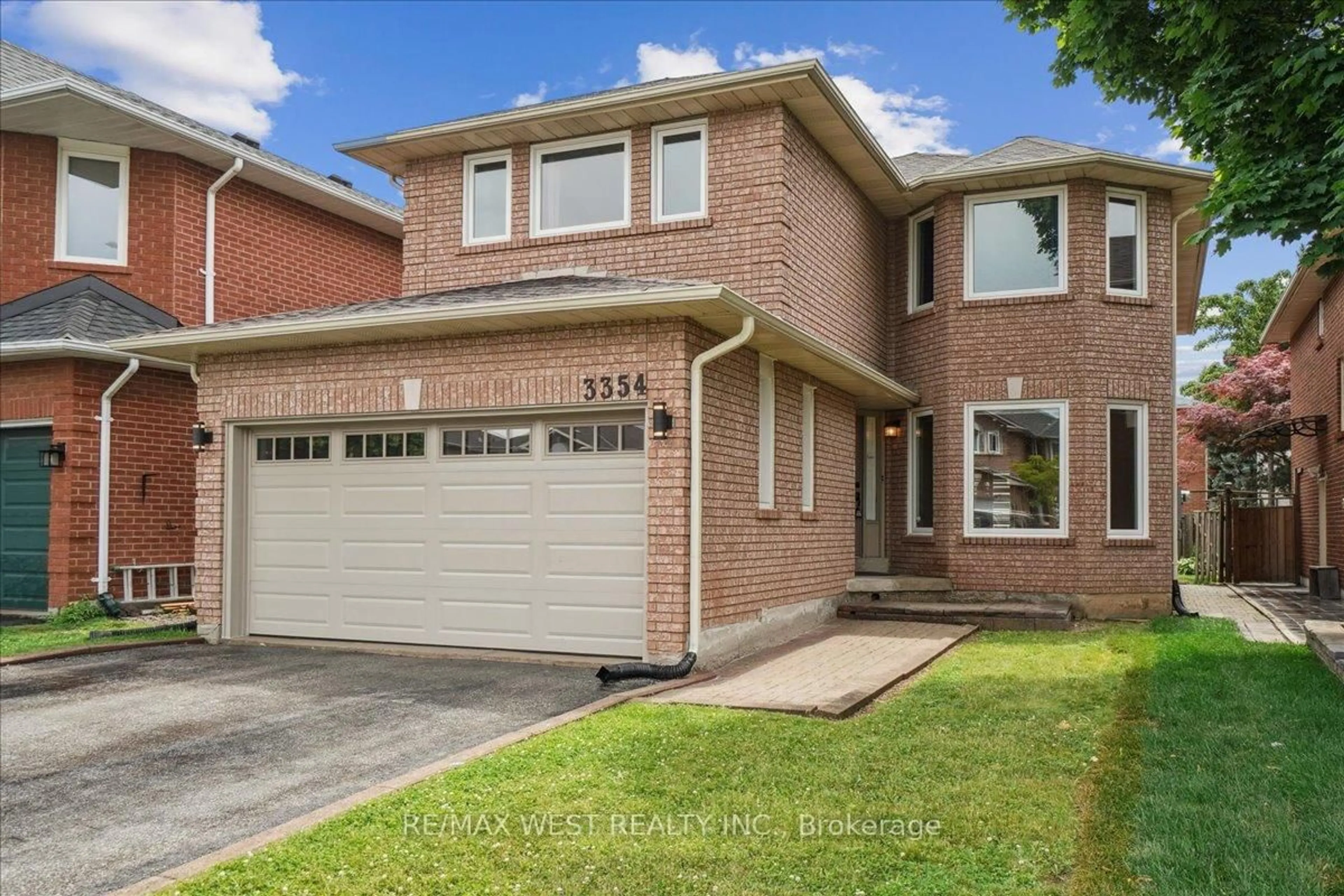 Home with brick exterior material, street for 3354 Nutcracker Dr, Mississauga Ontario L5N 6E6