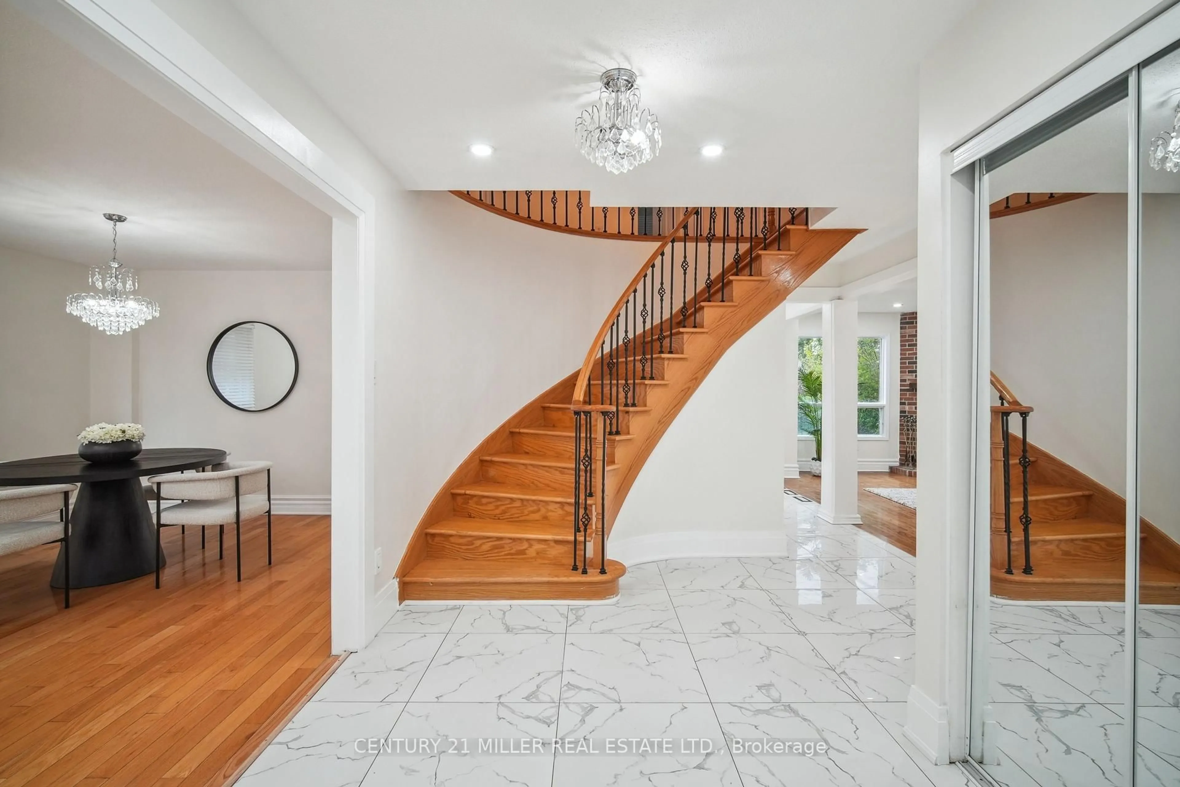 Unknown for 285 Mississaga St, Oakville Ontario L6L 6J8