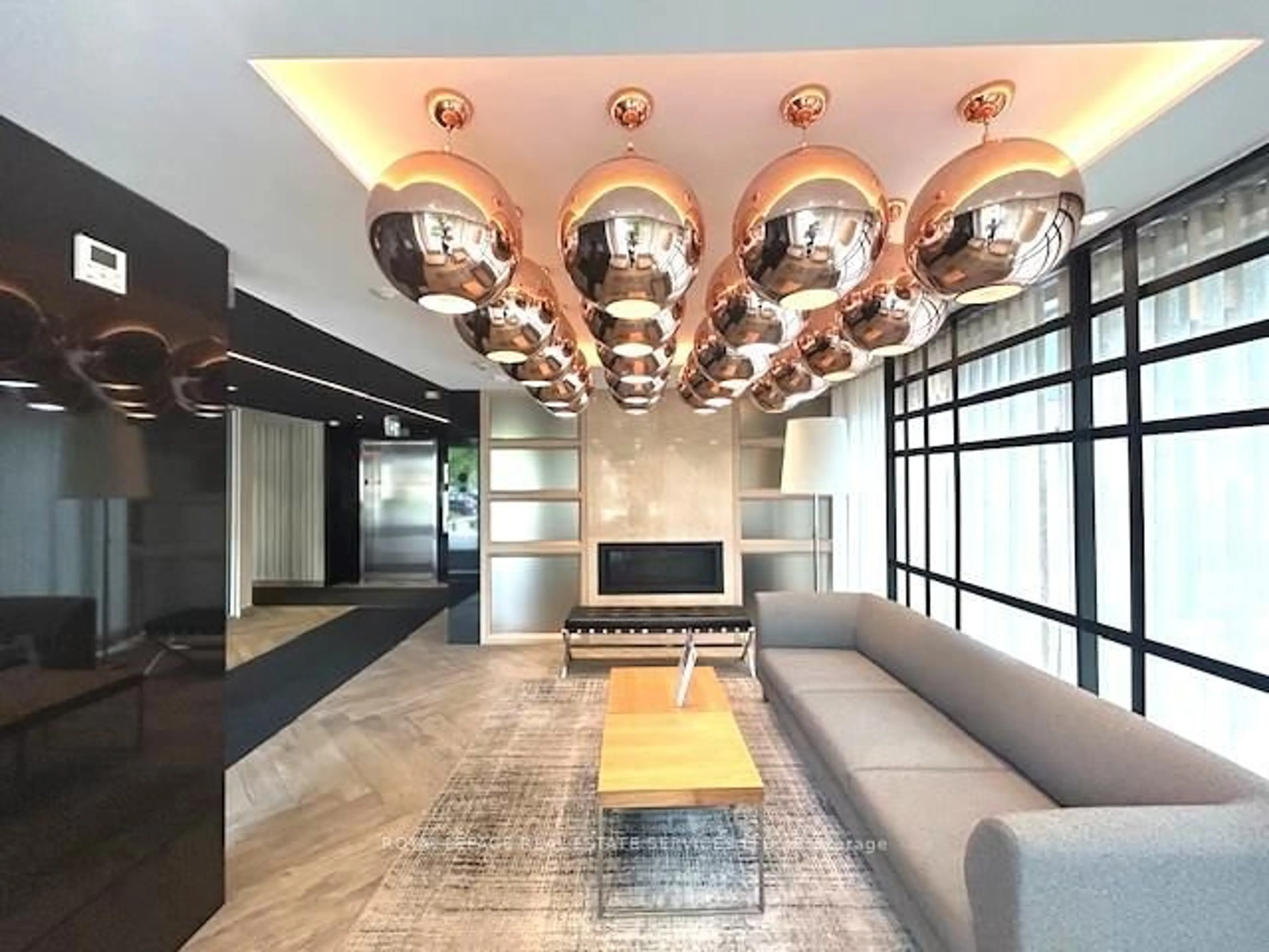 Lobby for 150 Sabina Dr #104, Oakville Ontario L6H 7C3