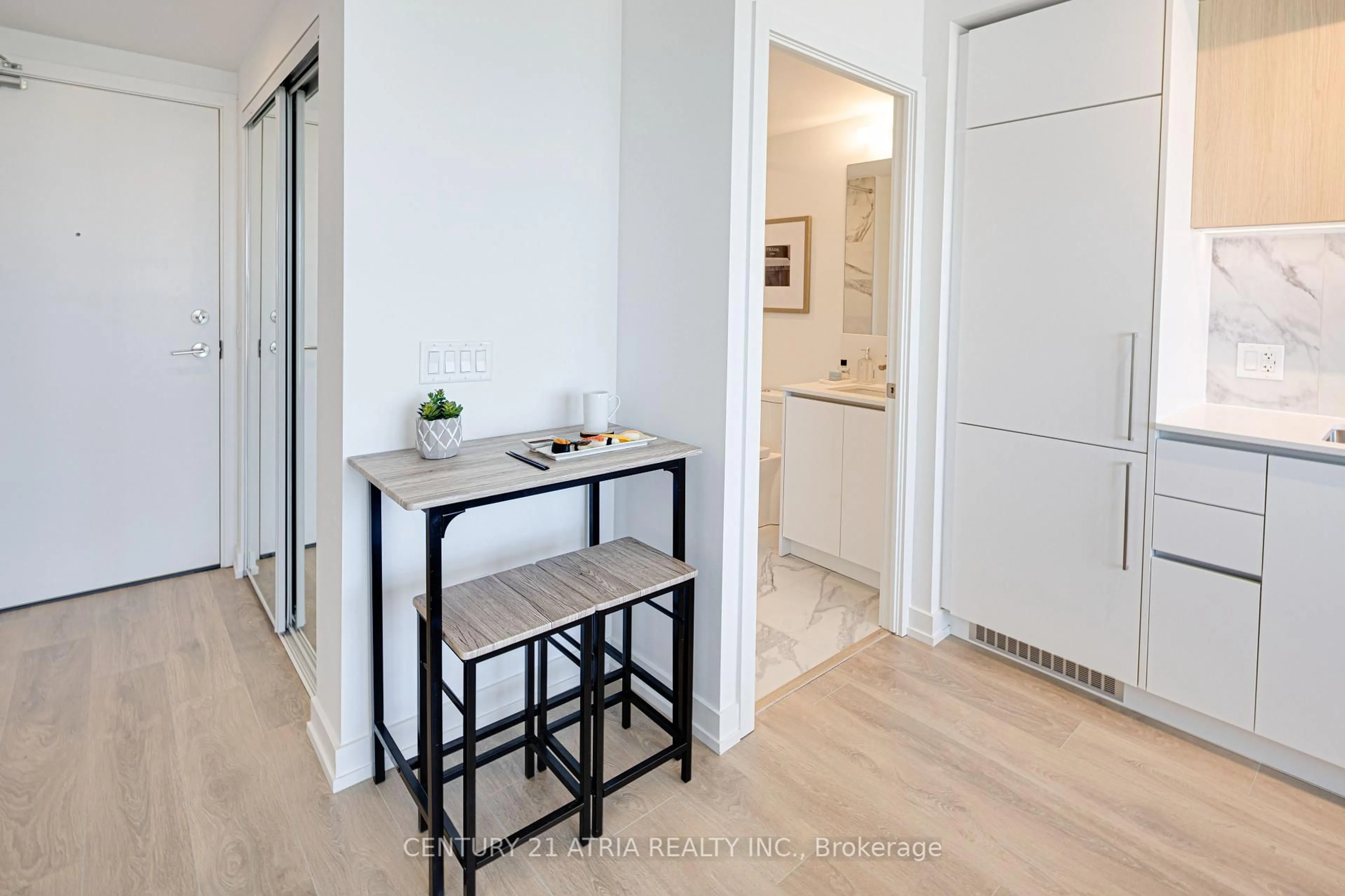 Indoor entryway for 1100 Sheppard Ave #1027, Toronto Ontario M3K 0E4
