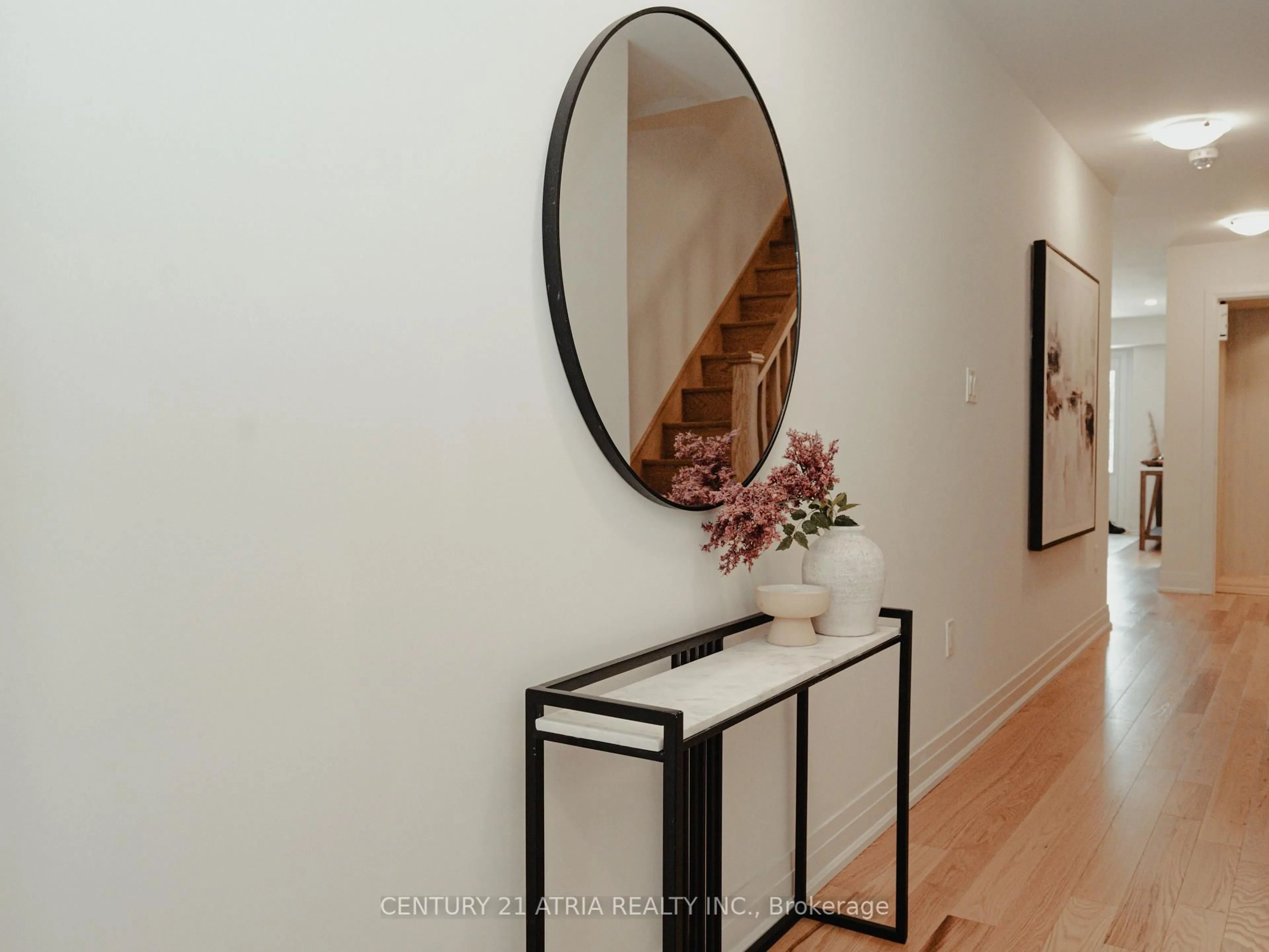 Indoor entryway for 38 Main St, Mississauga Ontario L5M 1X8