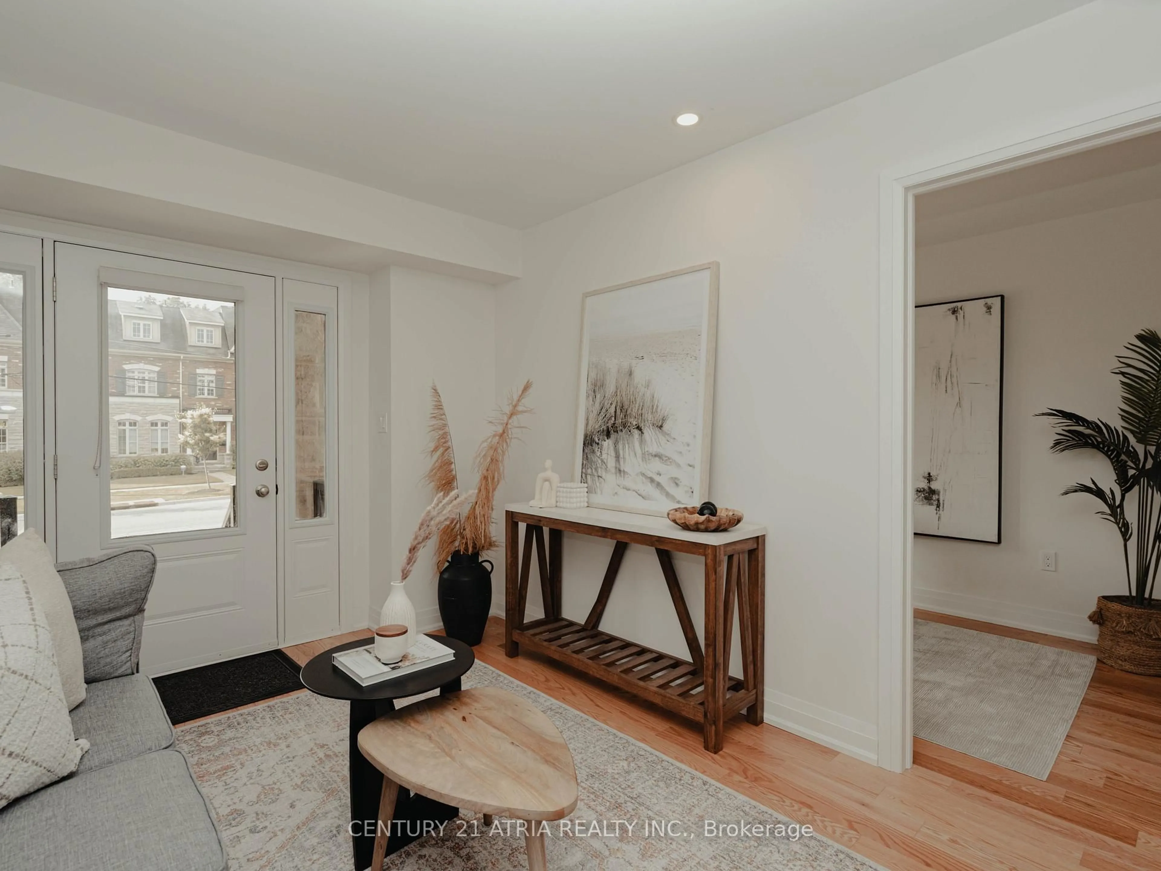 Indoor entryway for 38 Main St, Mississauga Ontario L5M 1X8