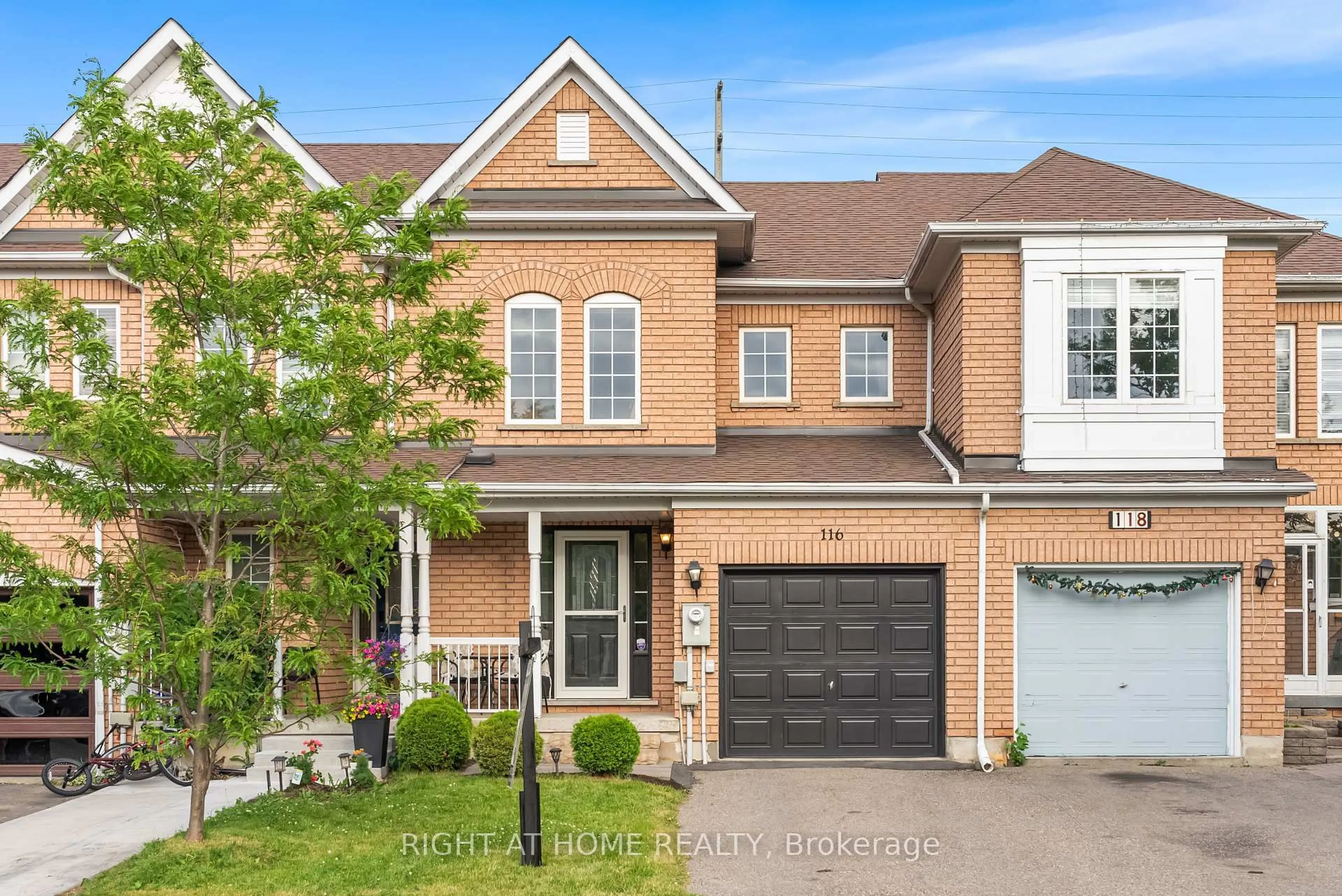 Home with brick exterior material, street for 116 Monaco Crt, Brampton Ontario L7A 1X2