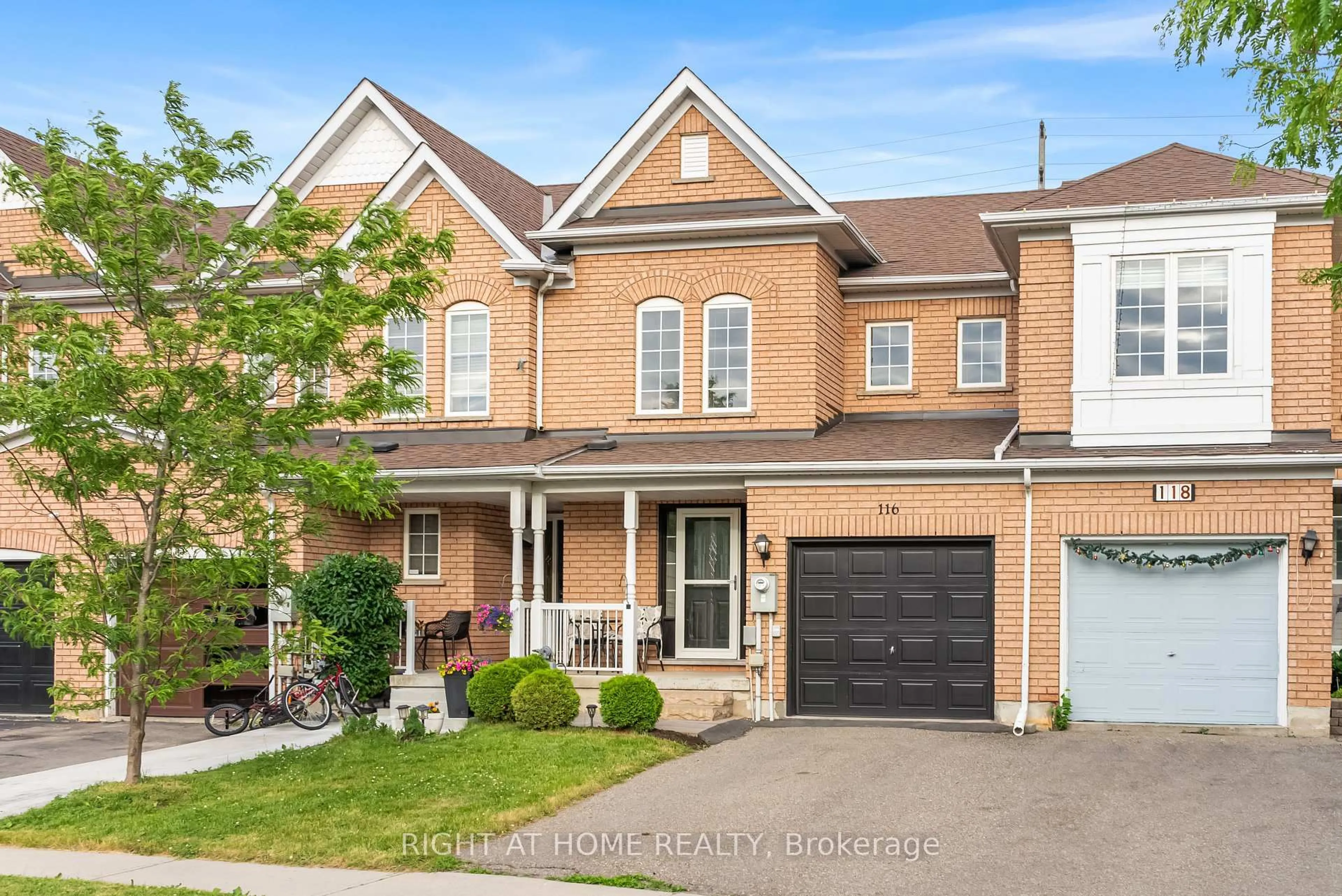 Home with brick exterior material, street for 116 Monaco Crt, Brampton Ontario L7A 1X2