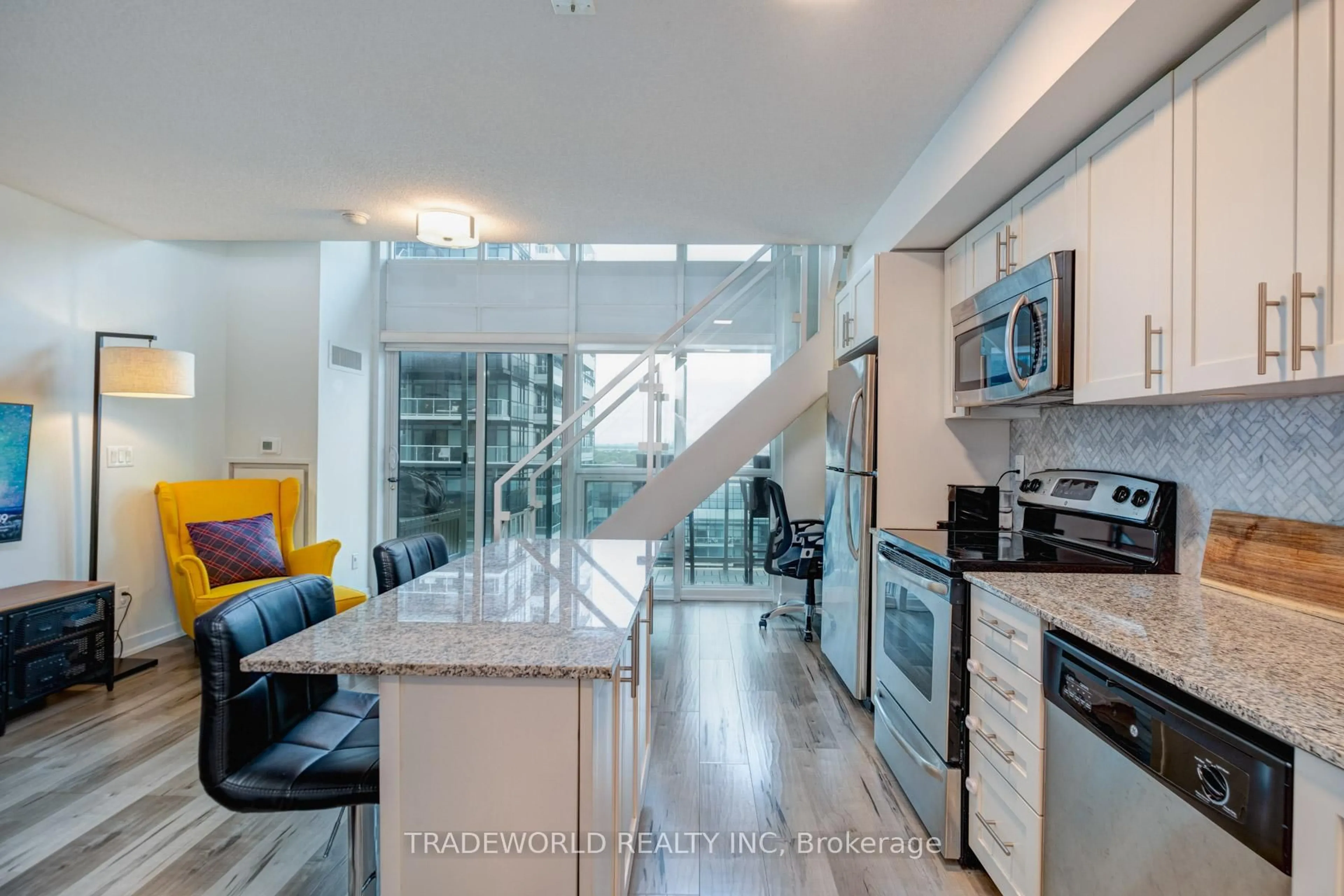 Open concept kitchen, ceramic/tile floor for 155 Legion Rd #1711, Toronto Ontario M8Y 0A7