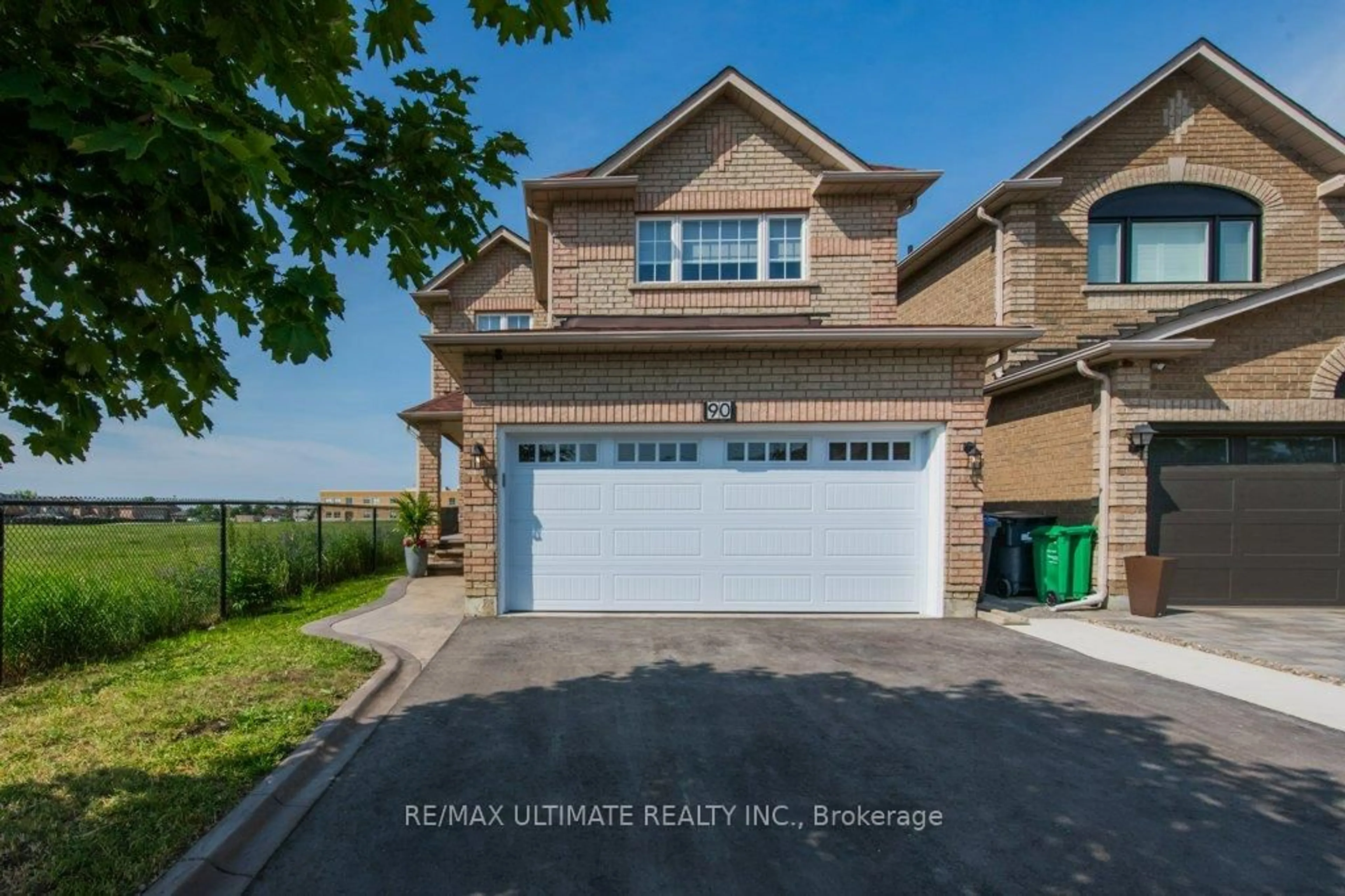 A pic from outside/outdoor area/front of a property/back of a property/a pic from drone, street for 90 Cedargove Rd, Caledon Ontario L7E 2W6