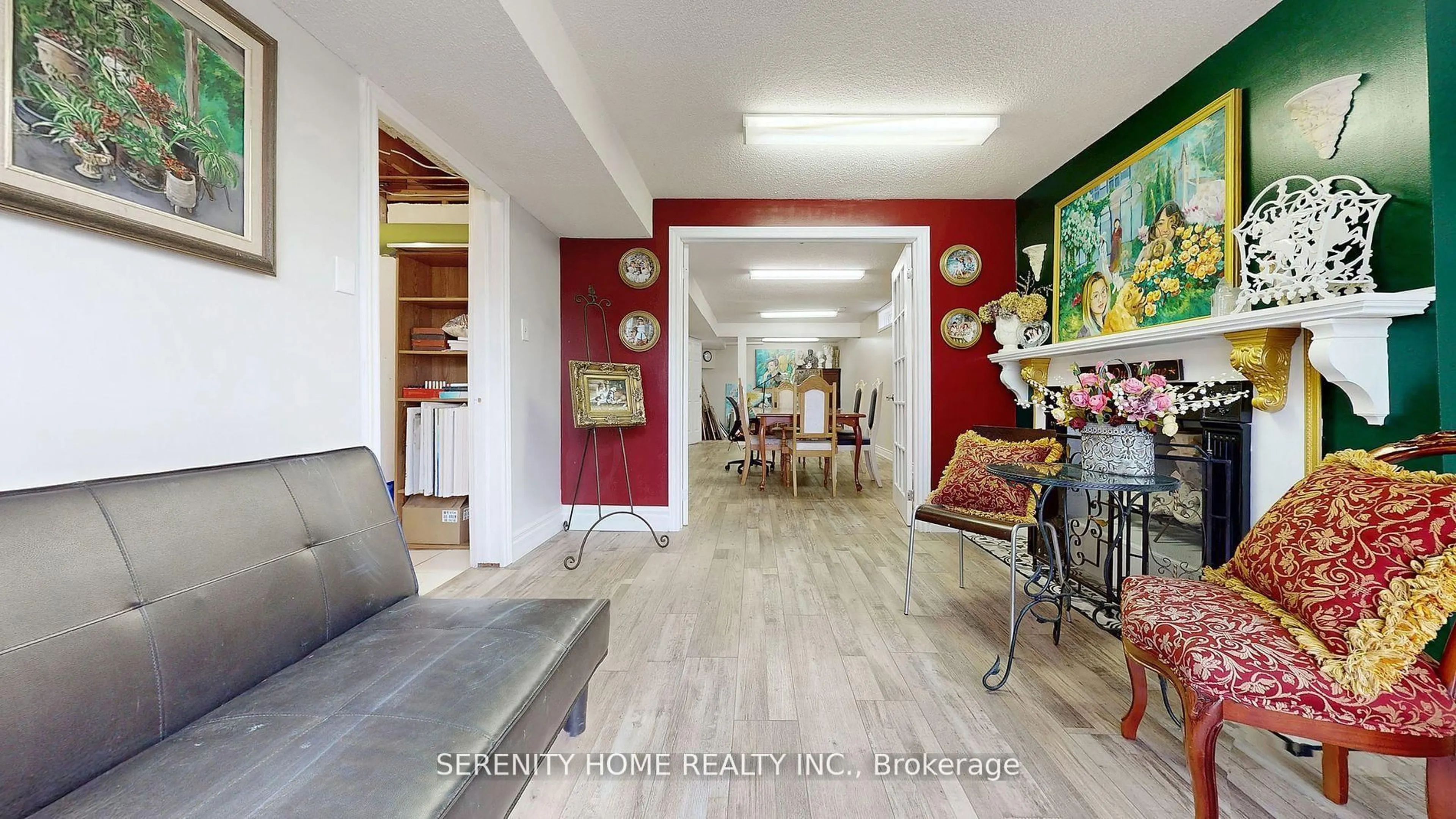 Indoor foyer for 3441 Sanderling Cres, Mississauga Ontario L5L 3P4