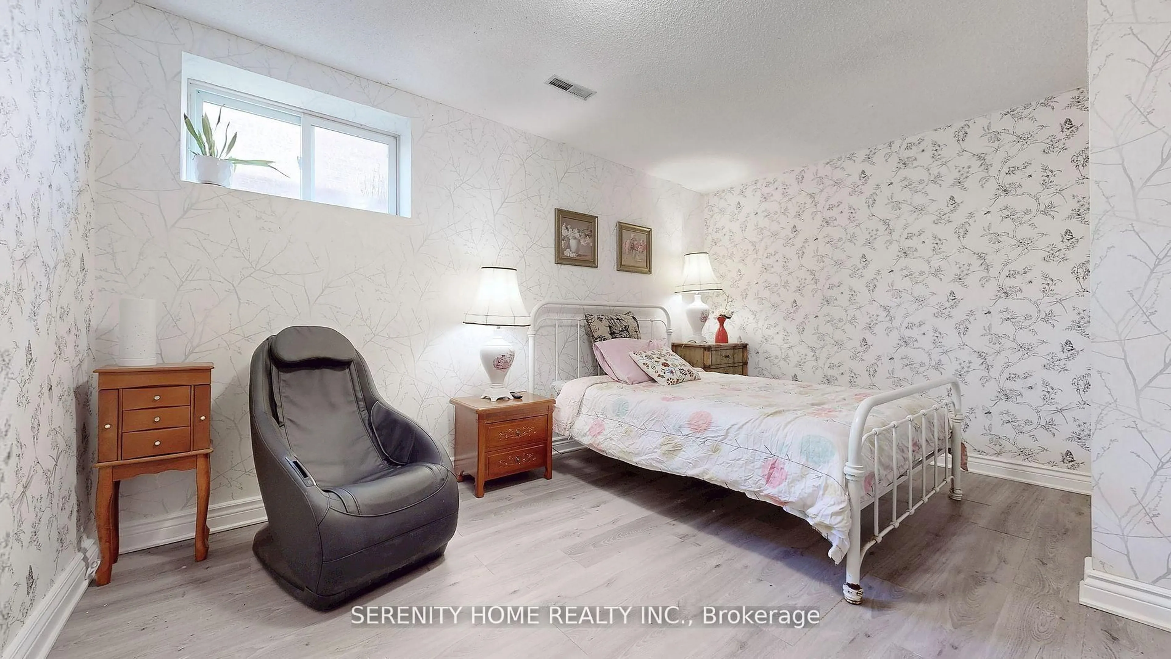 A pic of a room for 3441 Sanderling Cres, Mississauga Ontario L5L 3P4