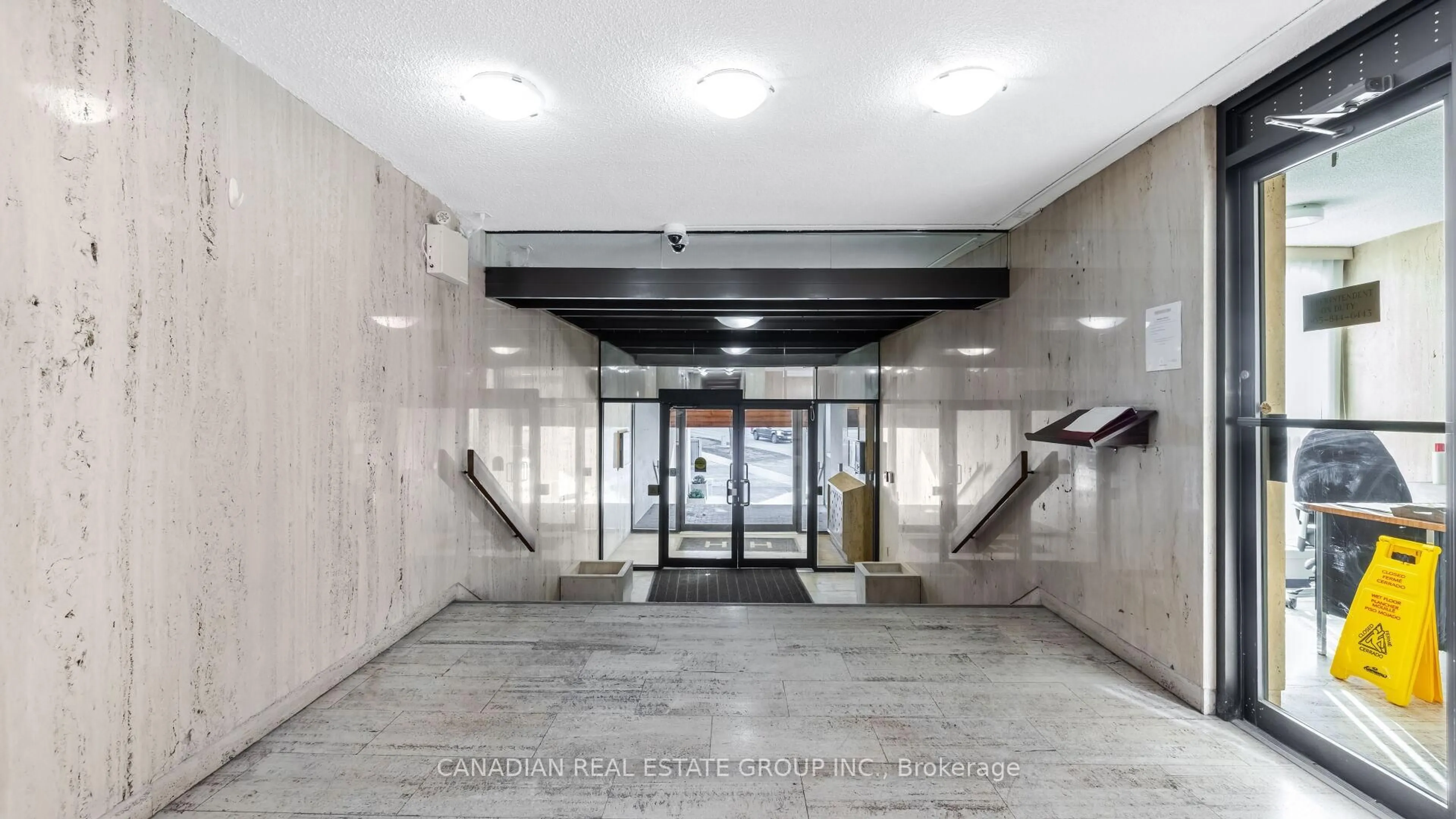 Indoor foyer for 20 Speers Rd #508, Oakville Ontario L6K 3R5