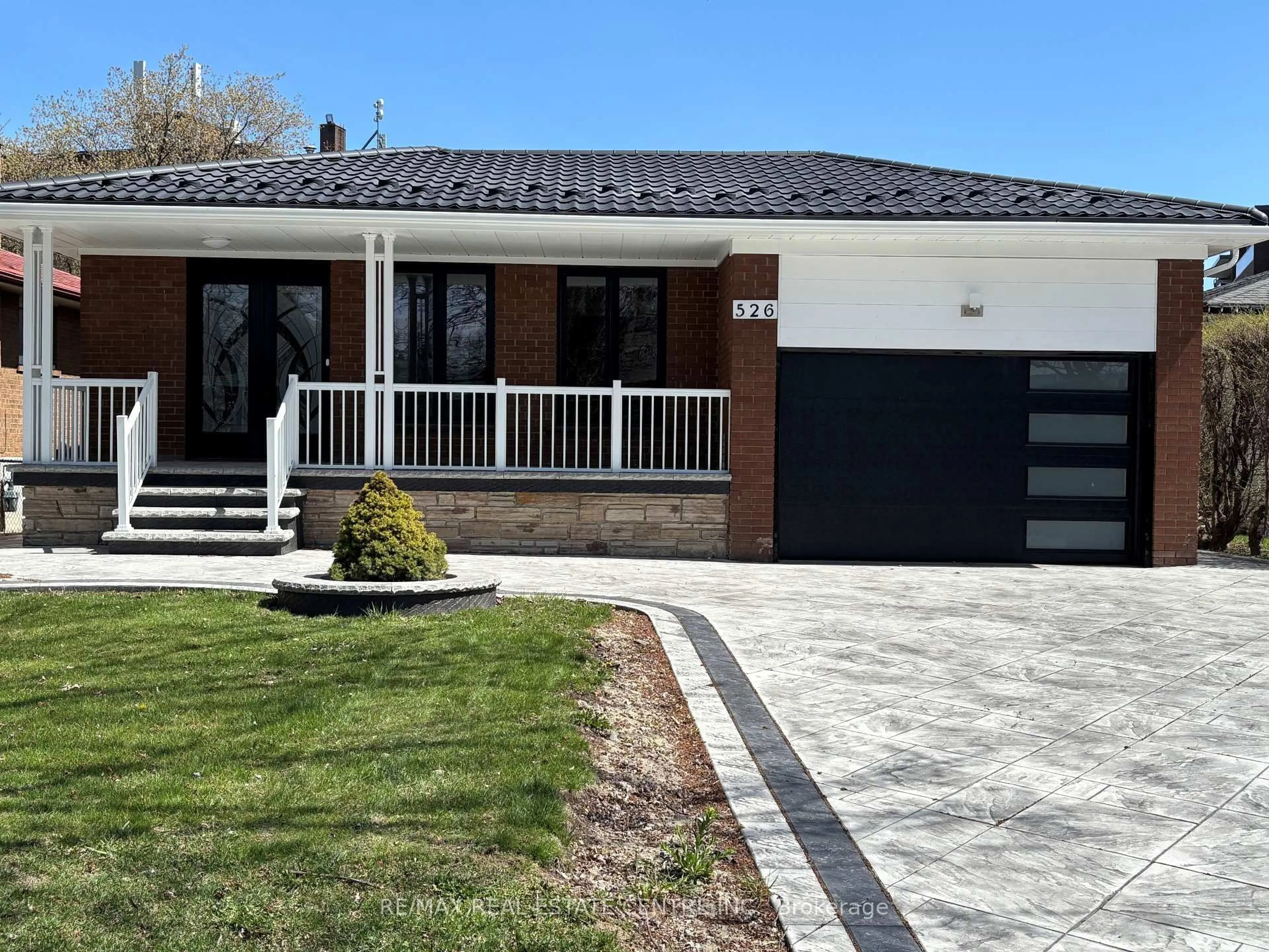 Home with brick exterior material, street for 526 Selsey Dr, Mississauga Ontario L5A 1B9