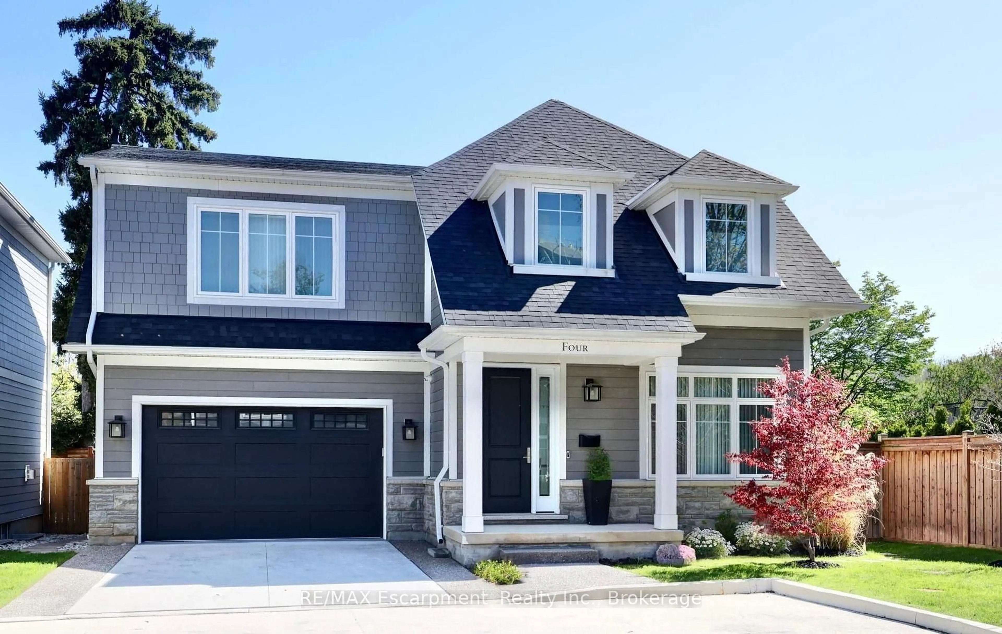 Home with brick exterior material, street for 2134 New St #4, Burlington Ontario L7R 1H8